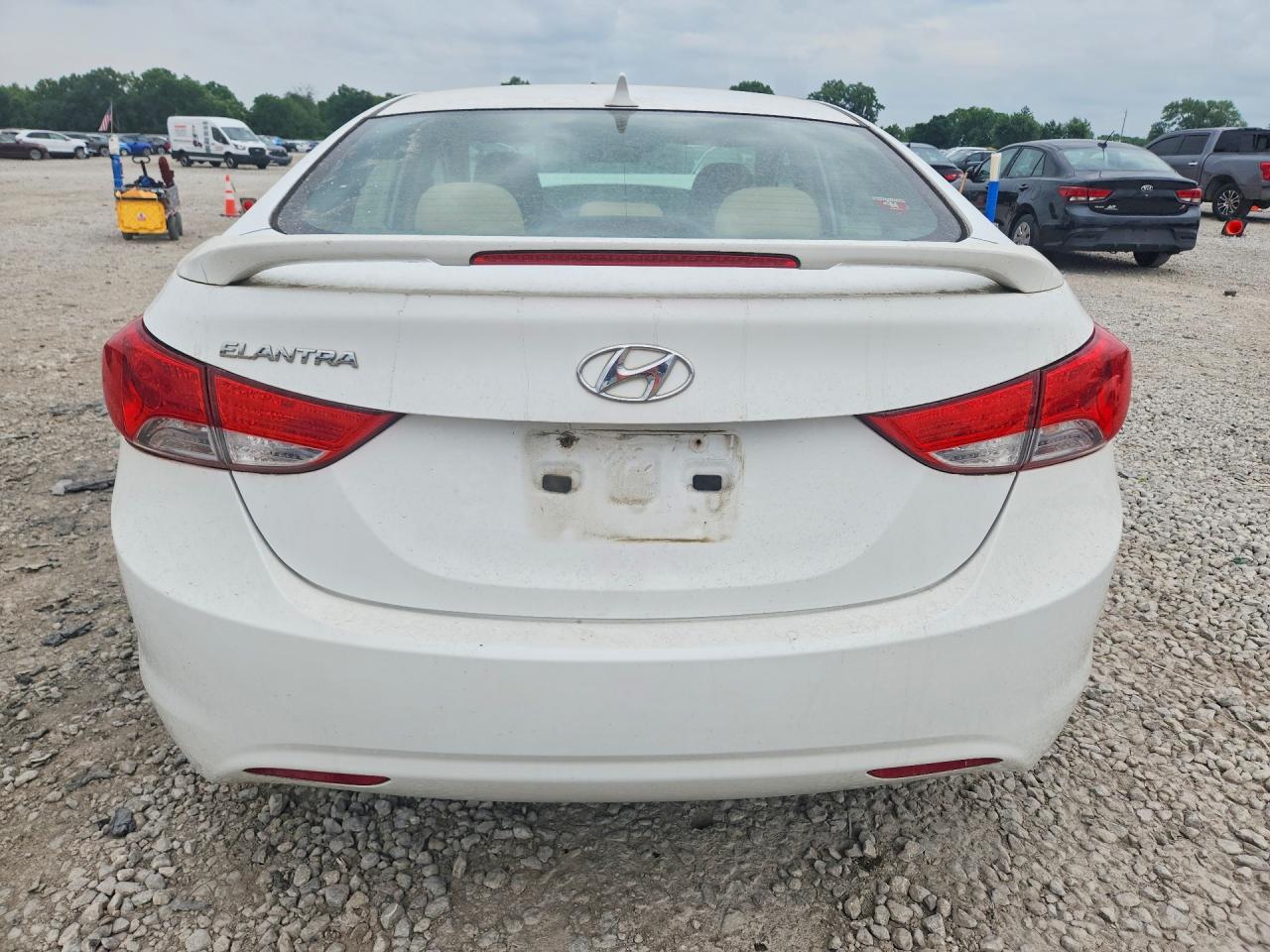 2013 Hyundai Elantra Gls White vin: 5NPDH4AE7DH281220