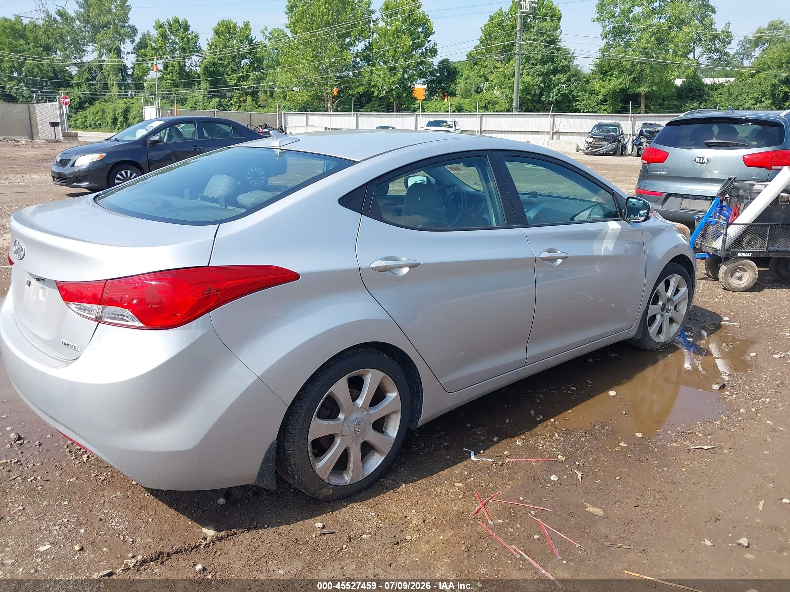 2013 Hyundai Elantra Limited Серебряный vin: 5NPDH4AE7DH323322