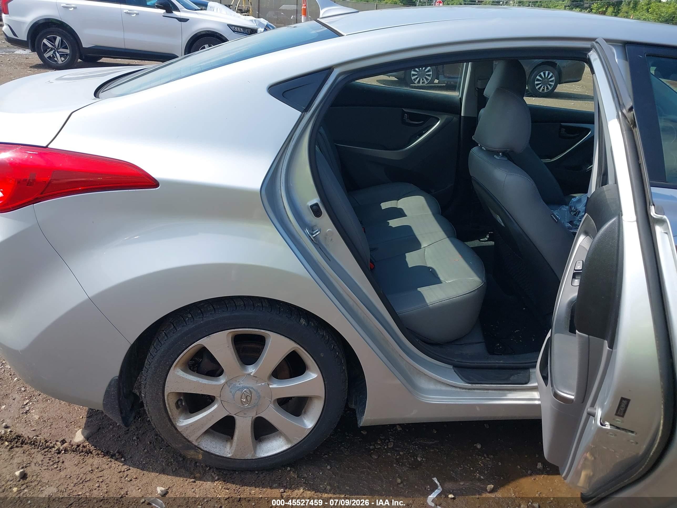 2013 Hyundai Elantra Limited Серебряный vin: 5NPDH4AE7DH323322