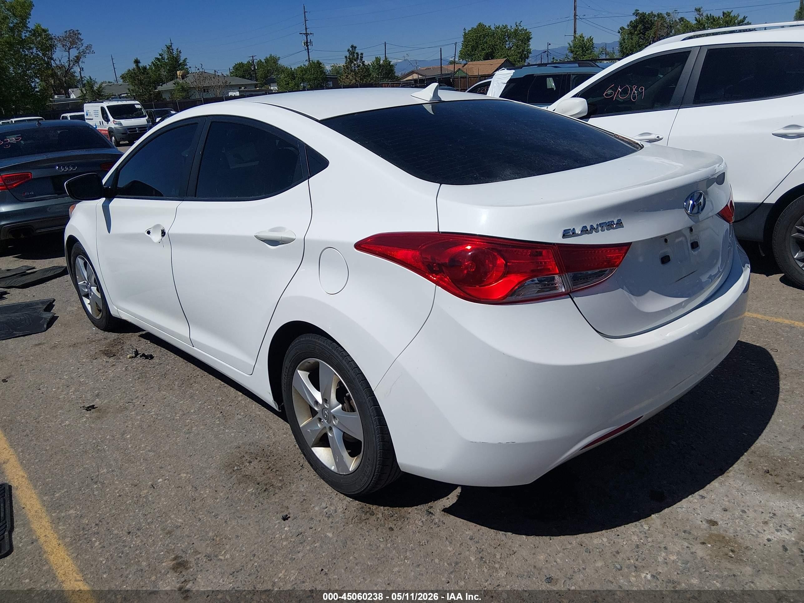 2013 Hyundai Elantra Gls White vin: 5NPDH4AE7DH336586