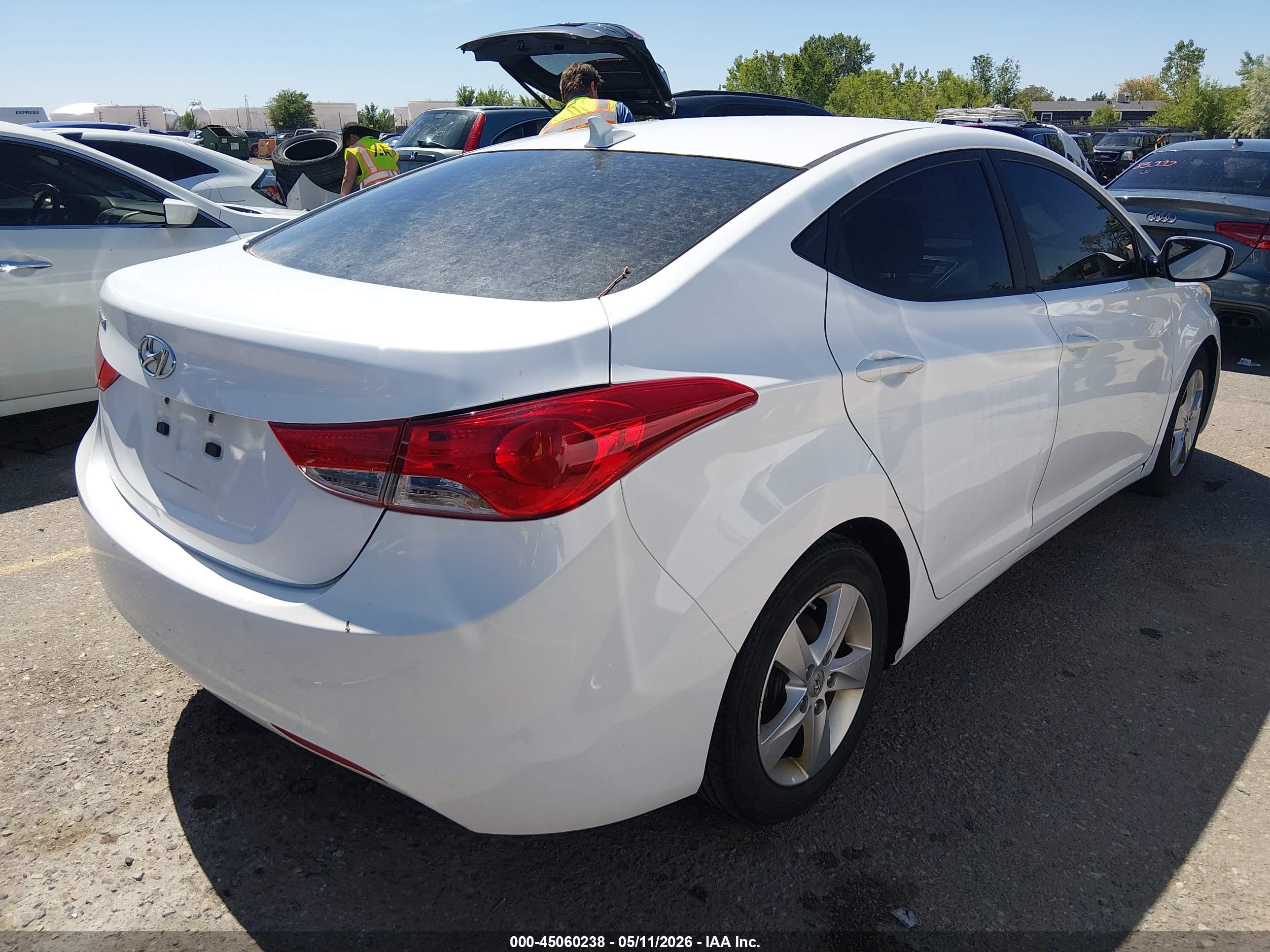 2013 Hyundai Elantra Gls White vin: 5NPDH4AE7DH336586