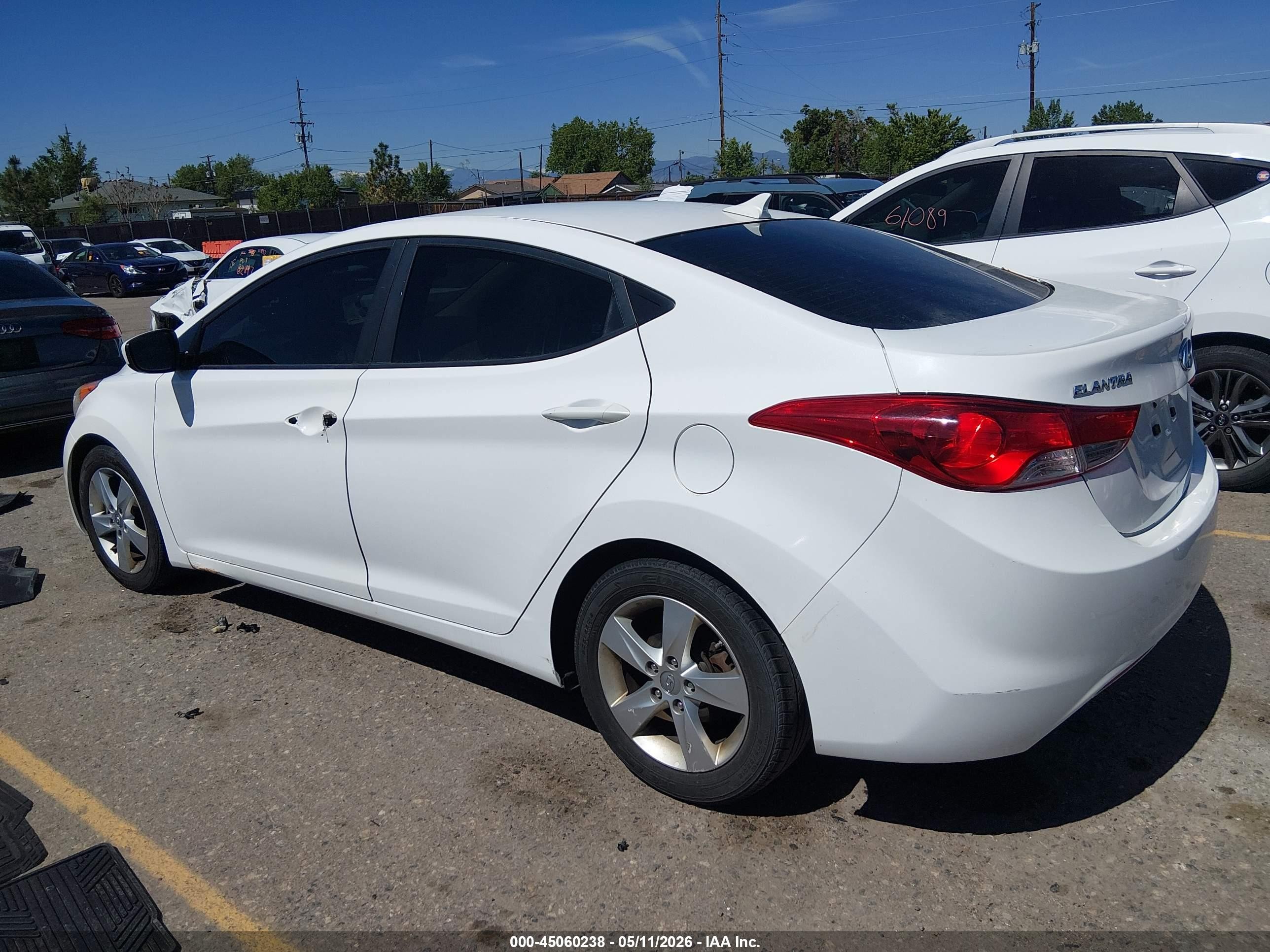 2013 Hyundai Elantra Gls White vin: 5NPDH4AE7DH336586