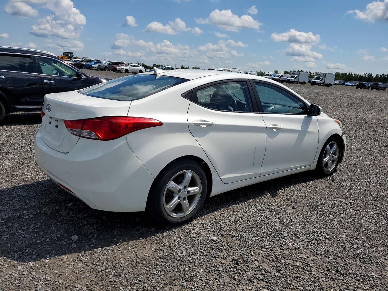 2013 Hyundai Elantra Gls White vin: 5NPDH4AE7DH361388
