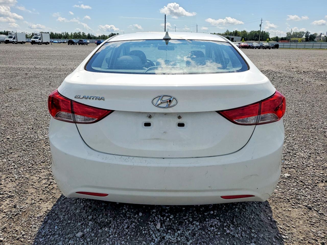 2013 Hyundai Elantra Gls White vin: 5NPDH4AE7DH361388