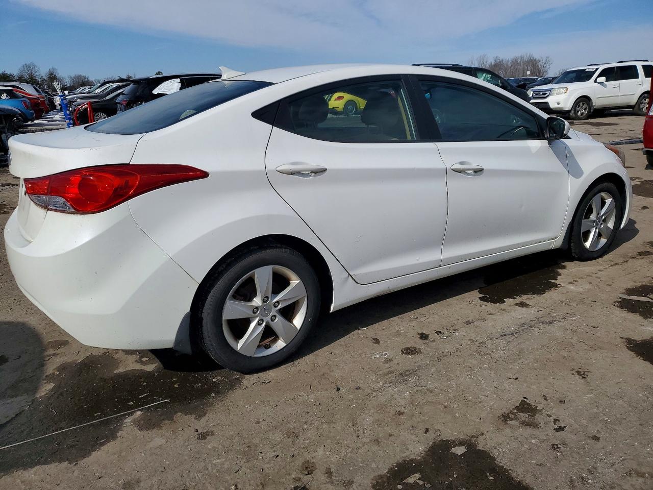 2014 Hyundai Elantra White vin: 5NPDH4AE7DH408757