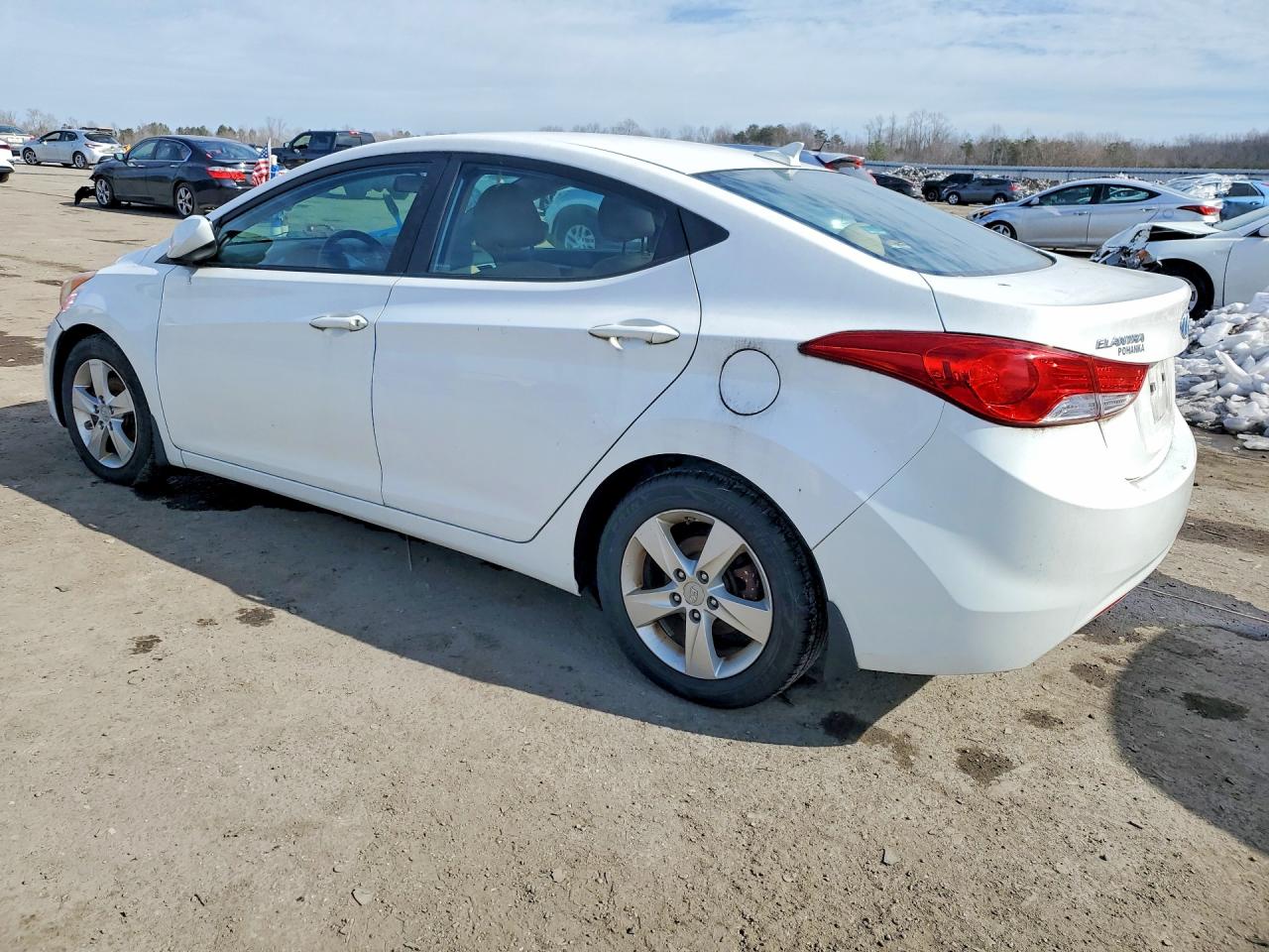2014 Hyundai Elantra White vin: 5NPDH4AE7DH408757