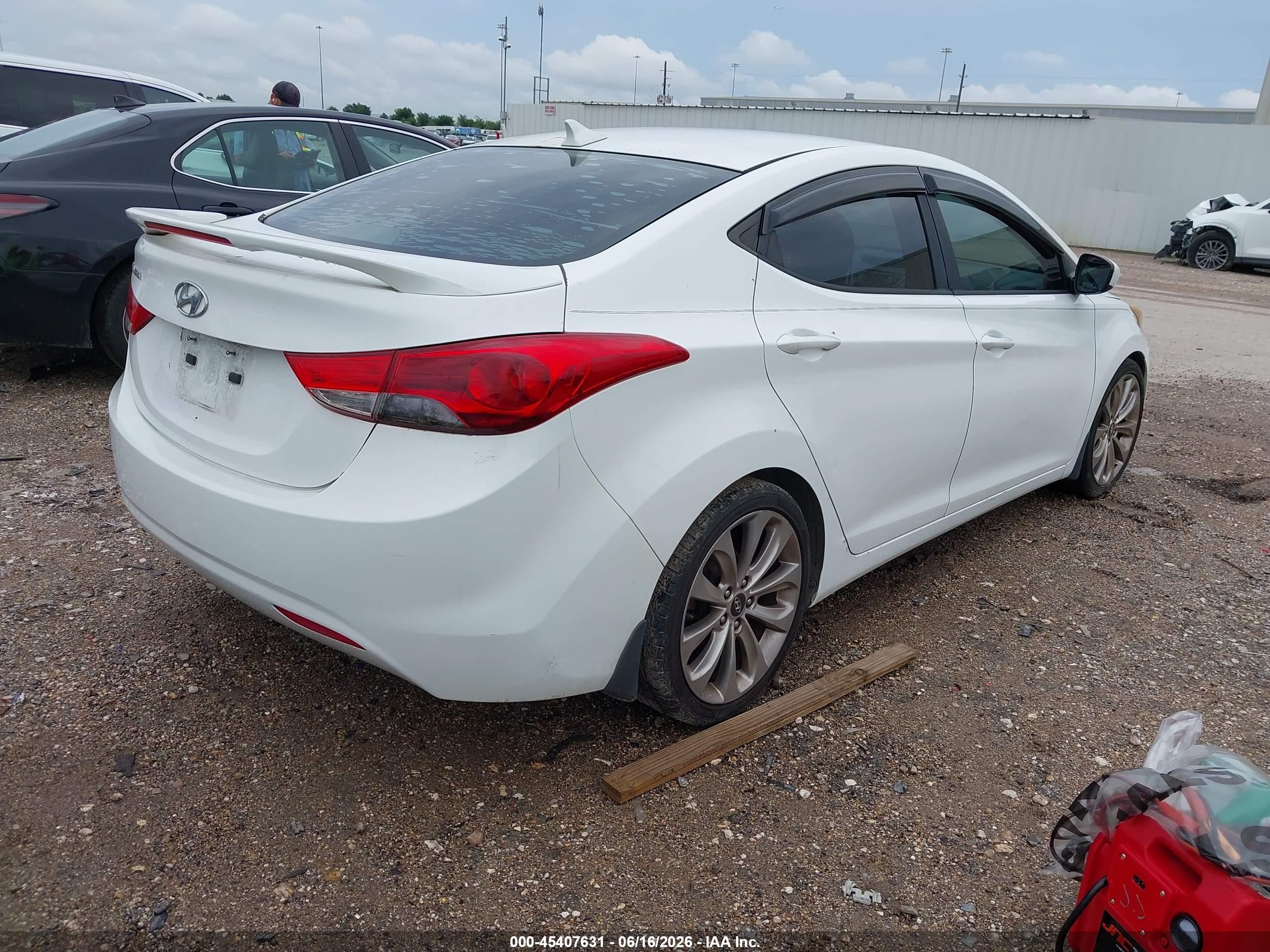 2013 Hyundai Elantra Gls White vin: 5NPDH4AE7DH411917