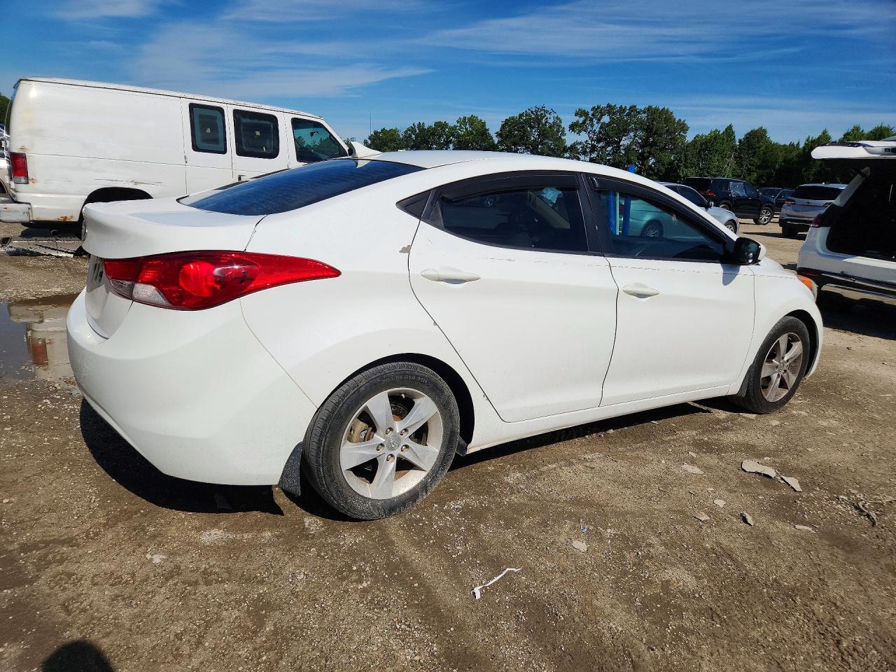 2013 Hyundai Elantra Gls White vin: 5NPDH4AE7DH448630
