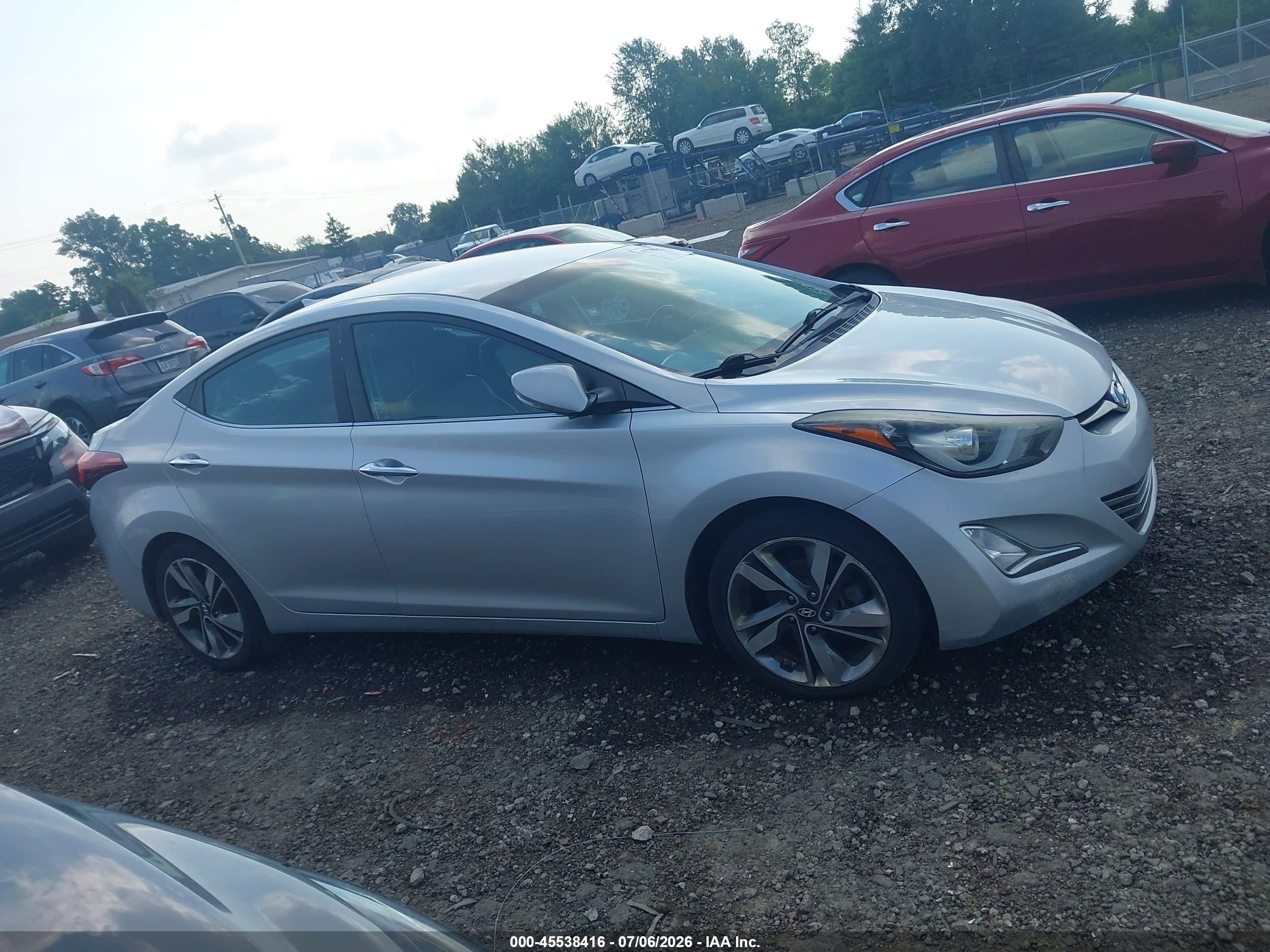 2014 Hyundai Elantra Limited Silver vin: 5NPDH4AE7EH460374