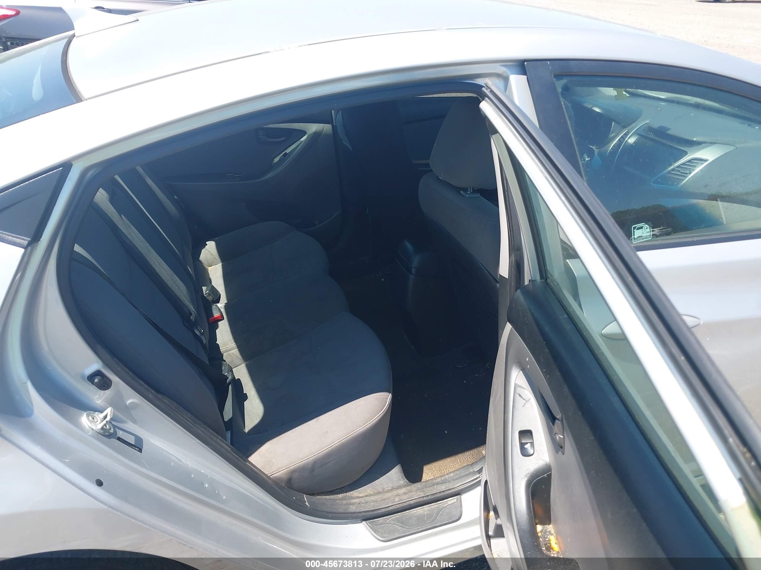 2014 Hyundai Elantra Se Серебряный vin: 5NPDH4AE7EH461802