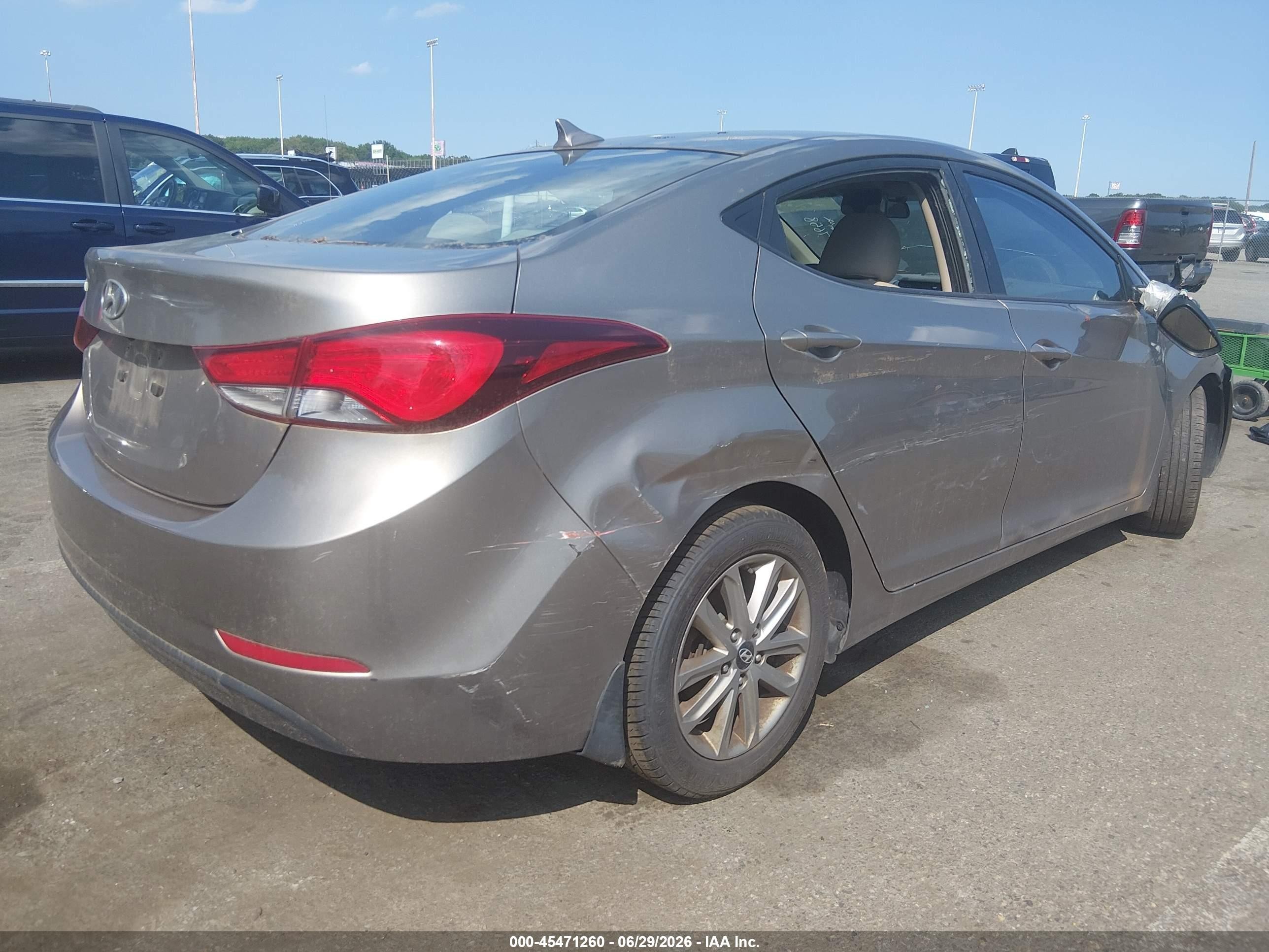 2014 Hyundai Elantra Se Brown vin: 5NPDH4AE7EH477658
