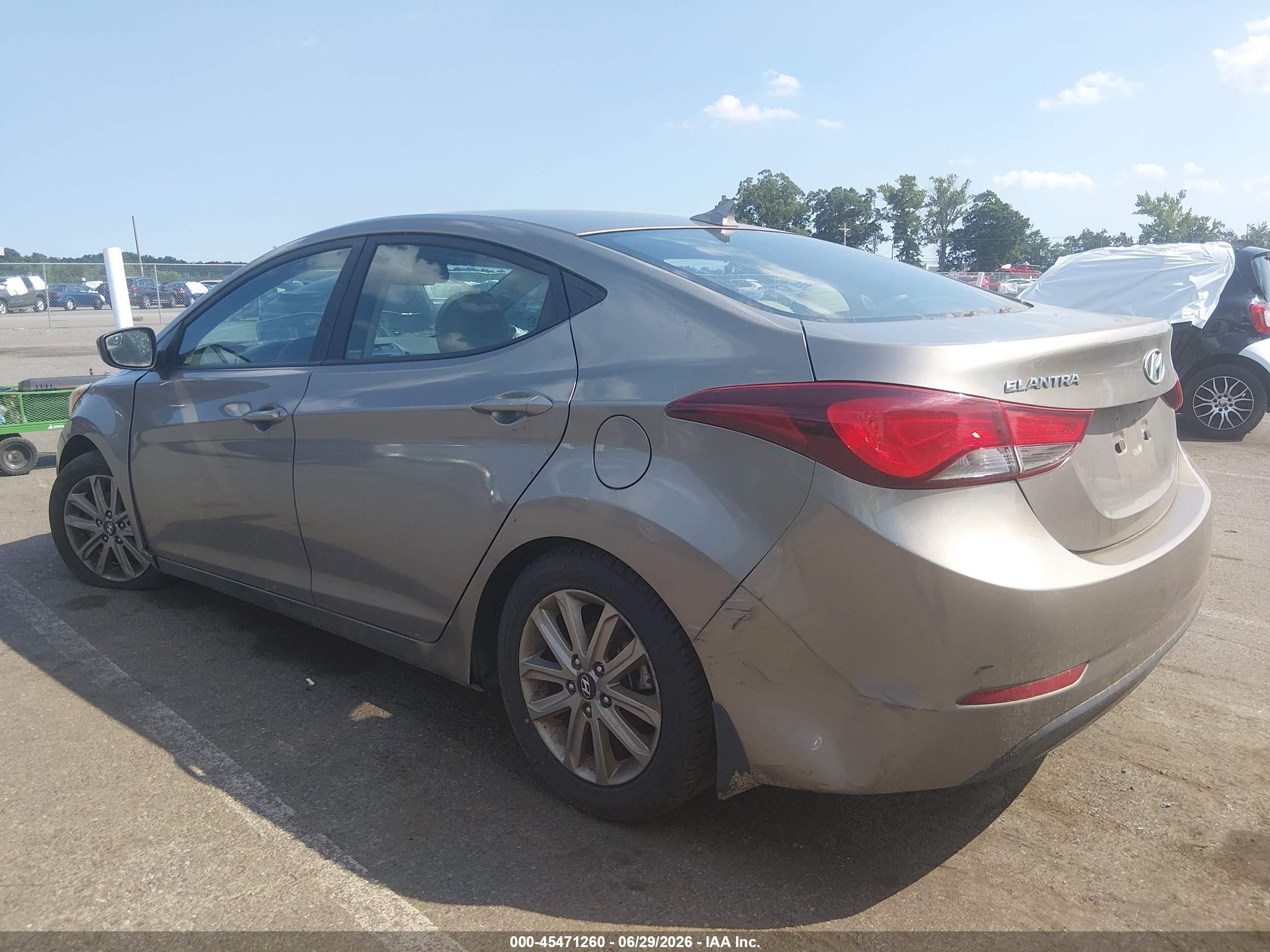 2014 Hyundai Elantra Se Brown vin: 5NPDH4AE7EH477658