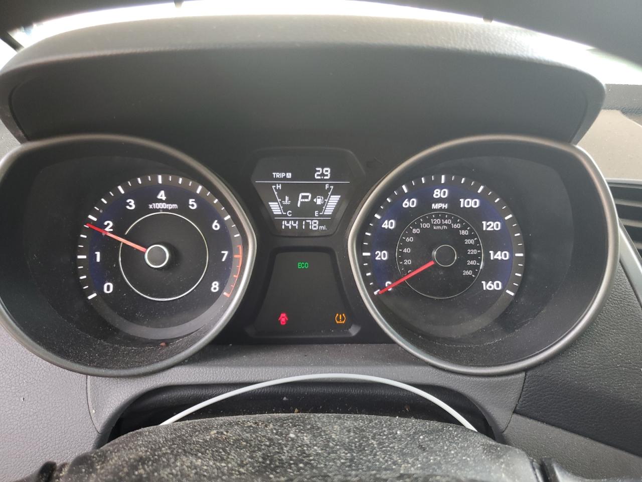 2014 Hyundai Elantra Se Silver vin: 5NPDH4AE7EH480477 Damage: Warning - Tire Pressure, On, Unacceptable