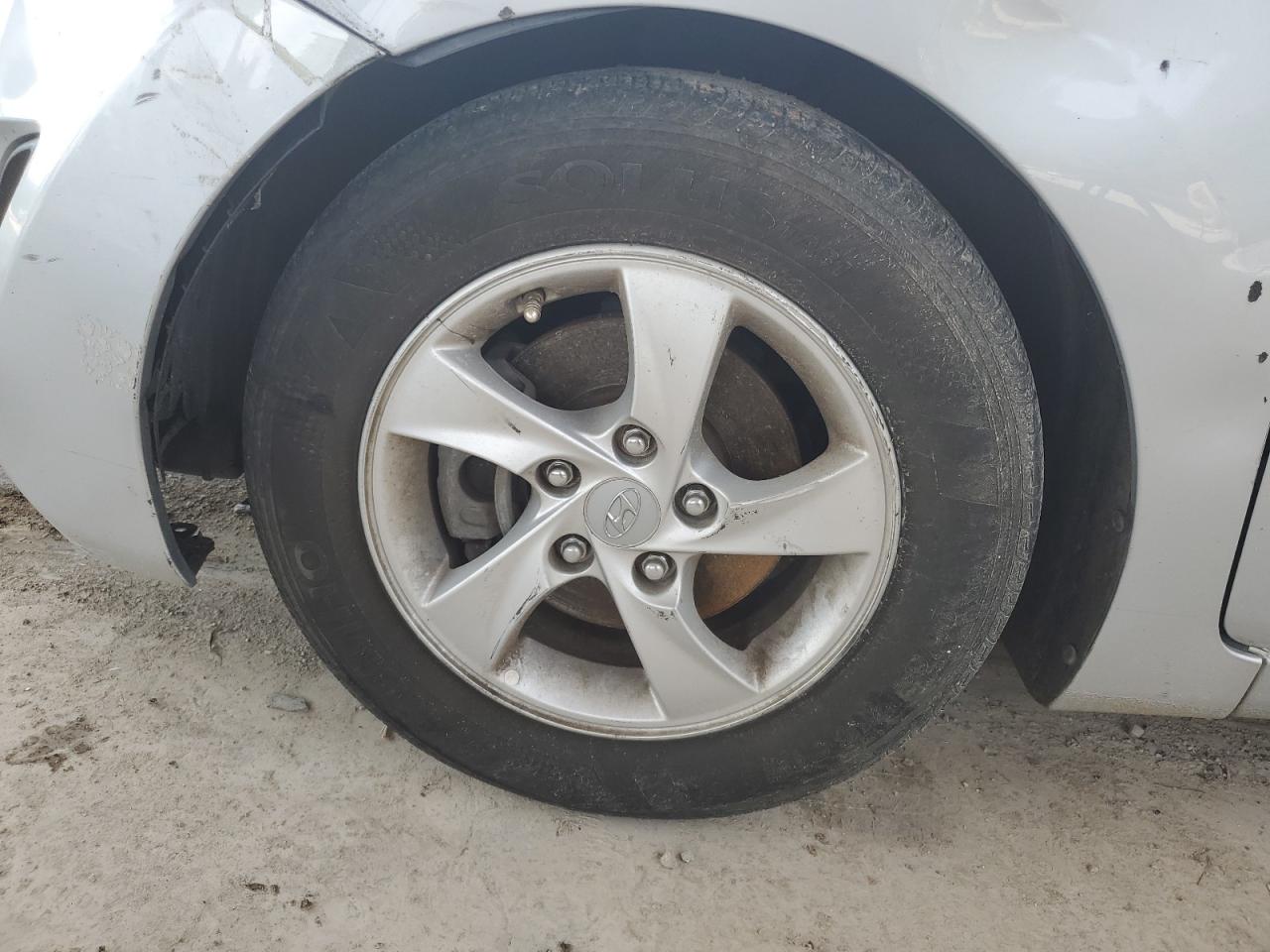 2014 Hyundai Elantra Se Silver vin: 5NPDH4AE7EH480477 Damage: Left Front Wheel, Curb Rash, 6 To 7 Inches