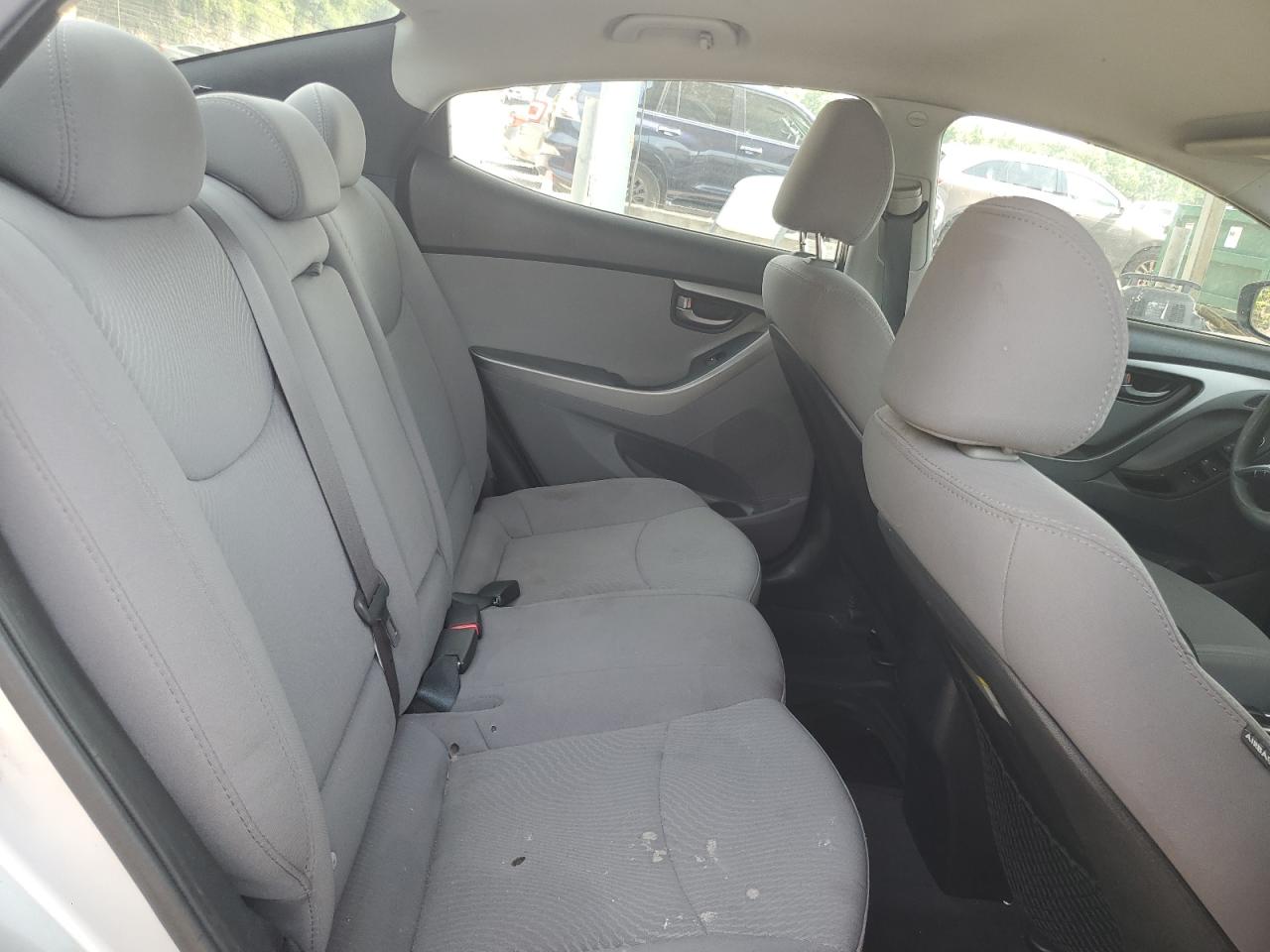 2014 Hyundai Elantra Se Silver vin: 5NPDH4AE7EH480477 Damage: Right Rear Seat, Burn Hole, 1 To 2 Inches