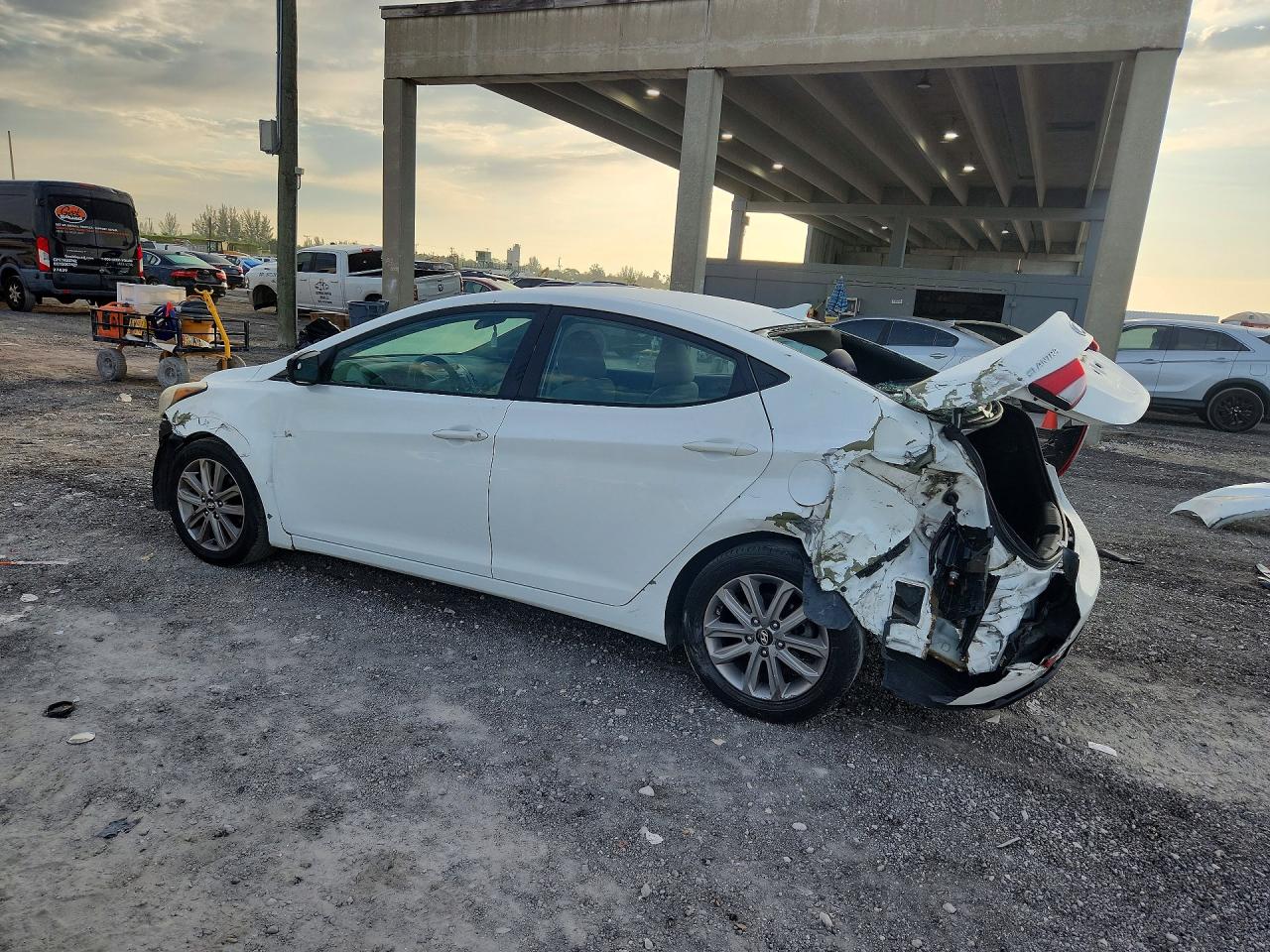 2014 Hyundai Elantra Se Белый vin: 5NPDH4AE7EH481578