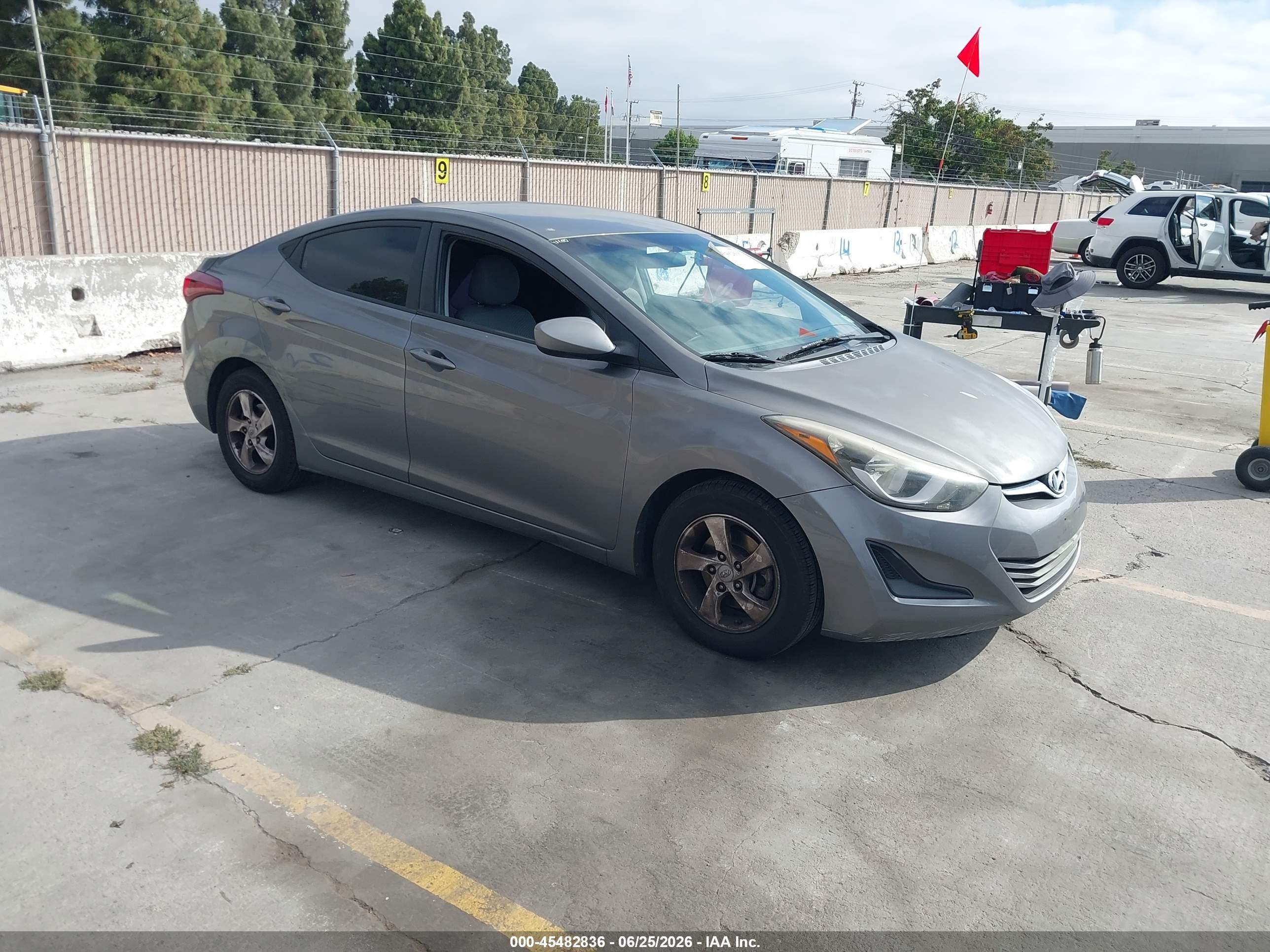 2014 Hyundai Elantra Se Gray vin: 5NPDH4AE7EH485582