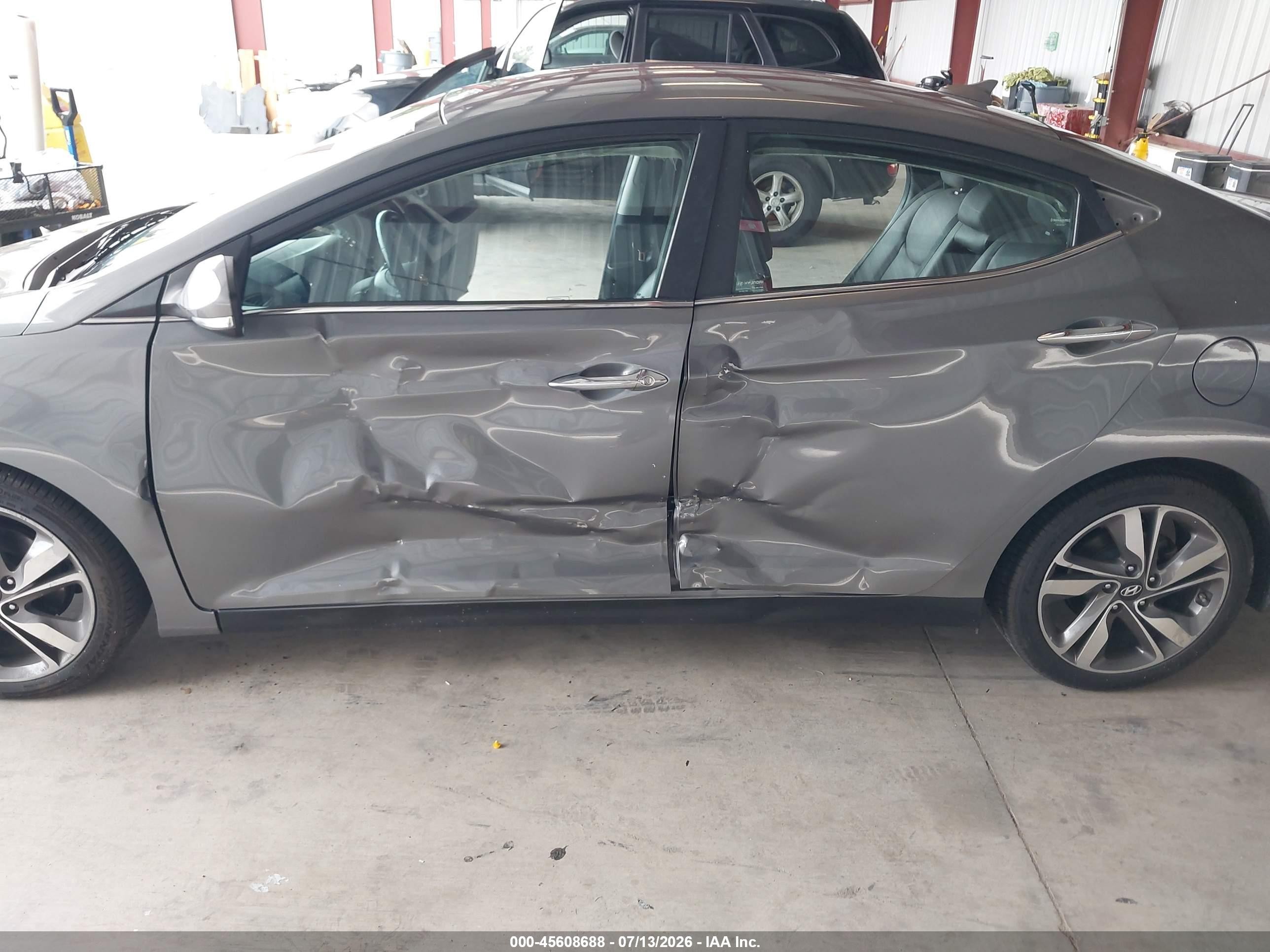2014 Hyundai Elantra Limited Silver vin: 5NPDH4AE7EH487560