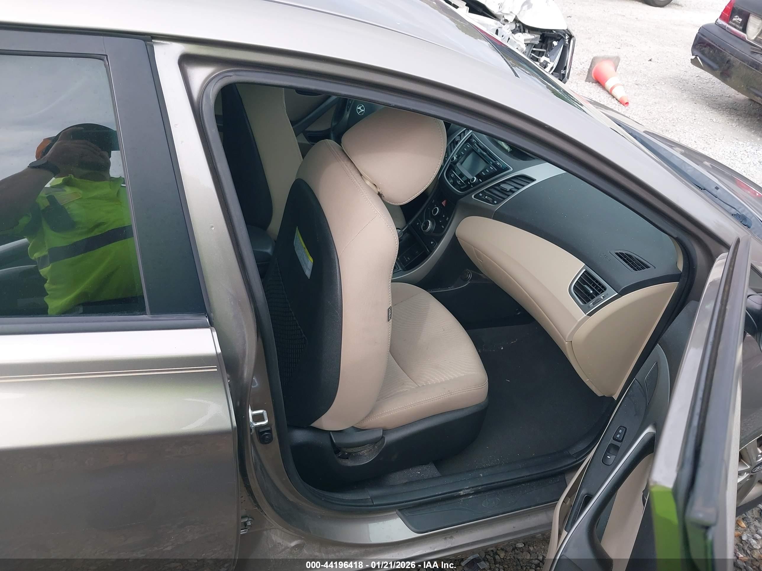 2014 Hyundai Elantra Se Коричневый vin: 5NPDH4AE7EH489907