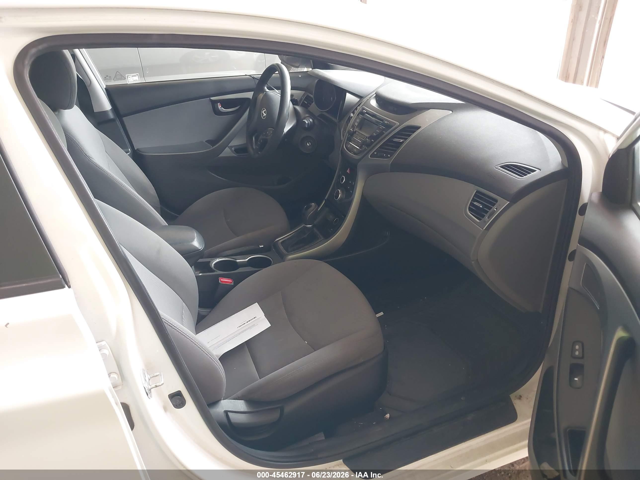 2014 Hyundai Elantra Se Белый vin: 5NPDH4AE7EH527703
