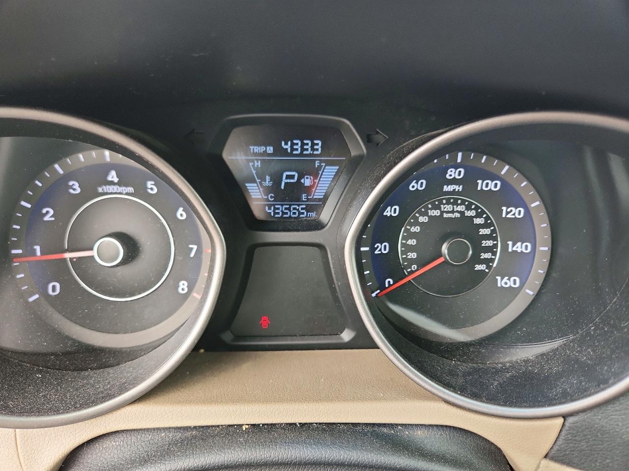 2015 Hyundai Elantra Se White vin: 5NPDH4AE7FH551646
