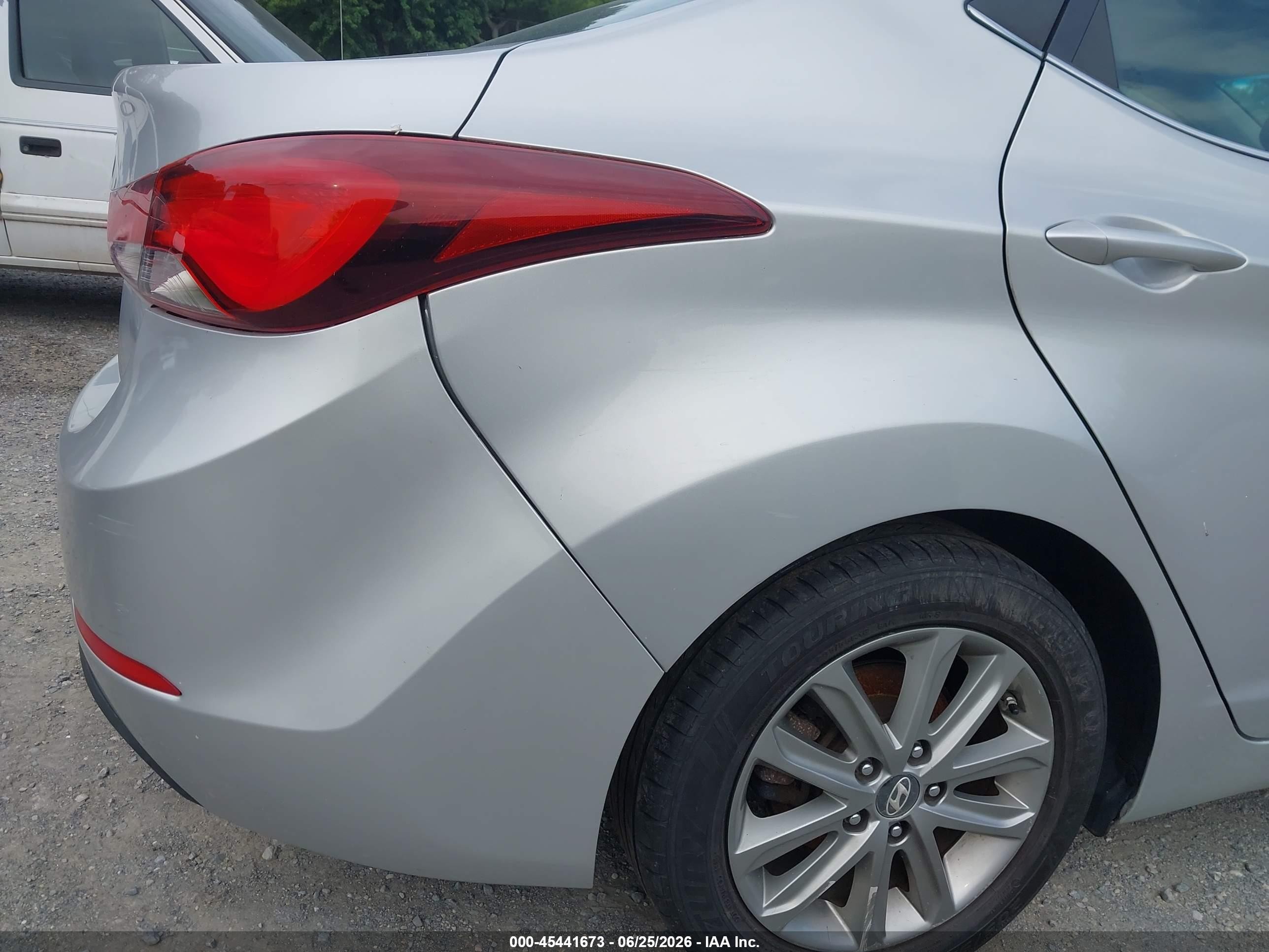 2015 Hyundai Elantra Se Silver vin: 5NPDH4AE7FH555454