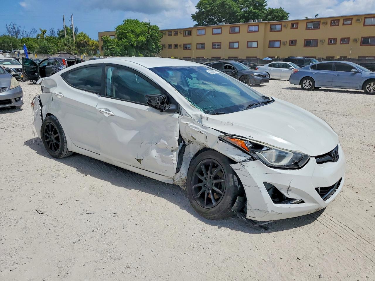 2015 Hyundai Elantra Se White vin: 5NPDH4AE7FH560718