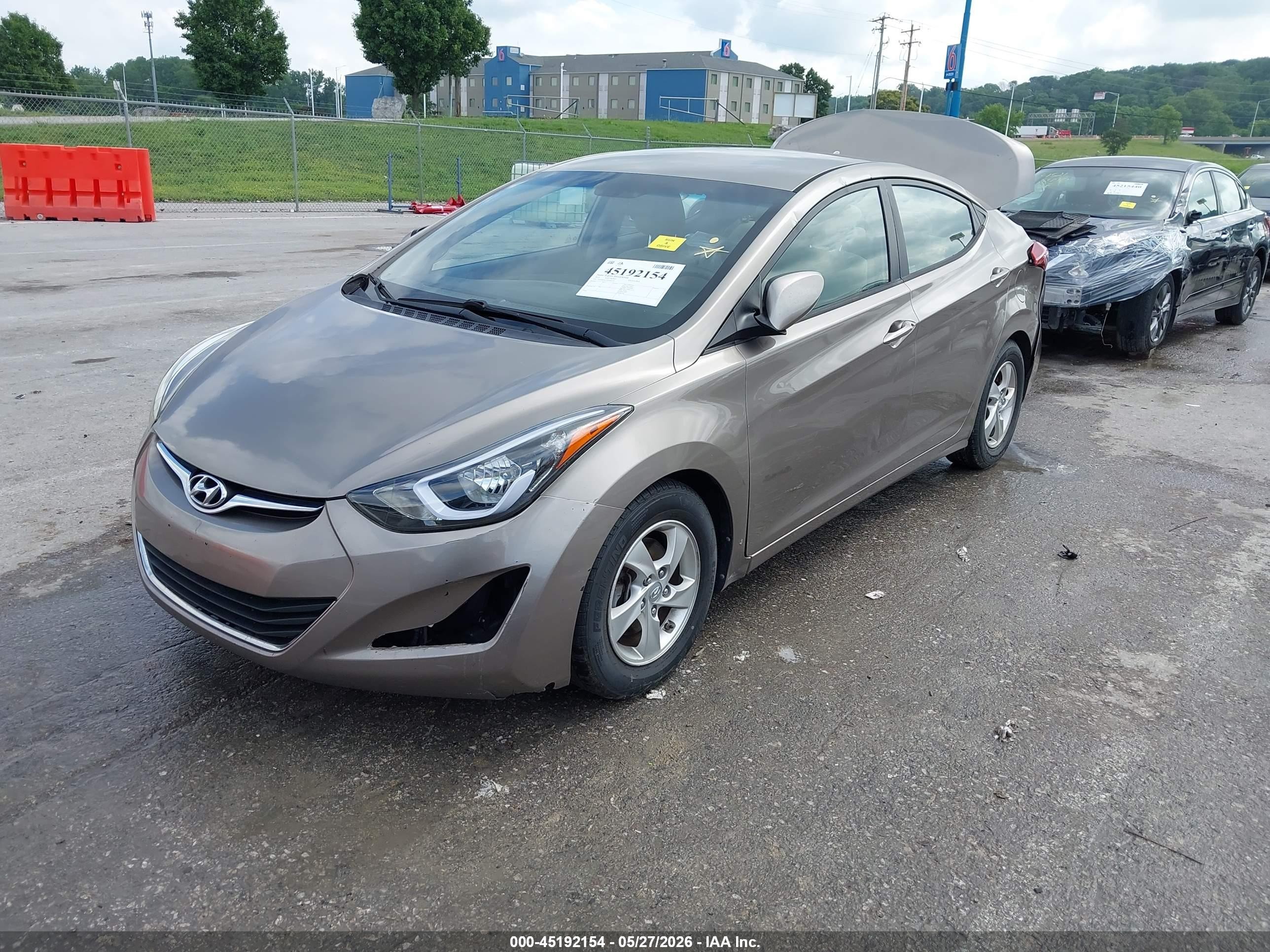 2015 Hyundai Elantra Se Beige vin: 5NPDH4AE7FH566339