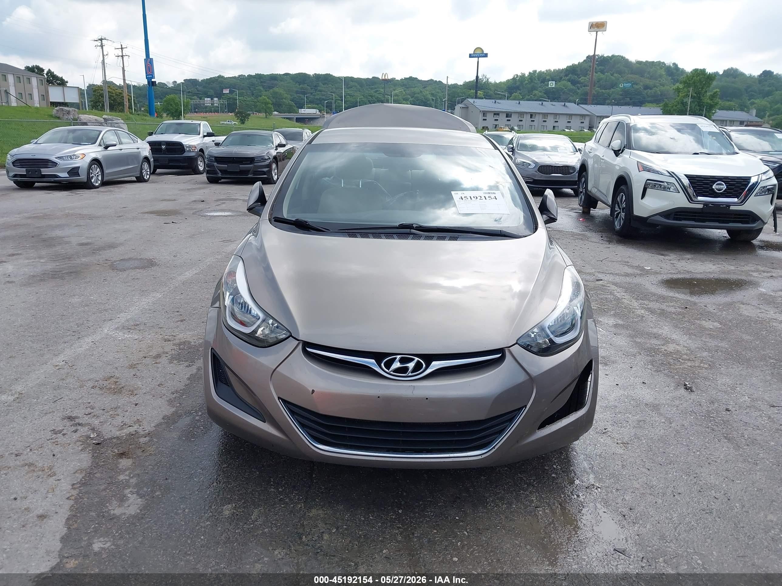2015 Hyundai Elantra Se Beige vin: 5NPDH4AE7FH566339