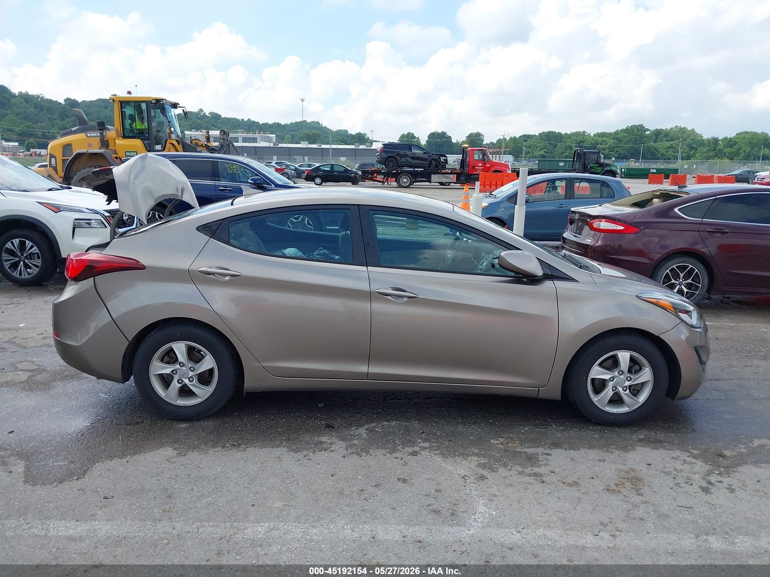 2015 Hyundai Elantra Se Beige vin: 5NPDH4AE7FH566339