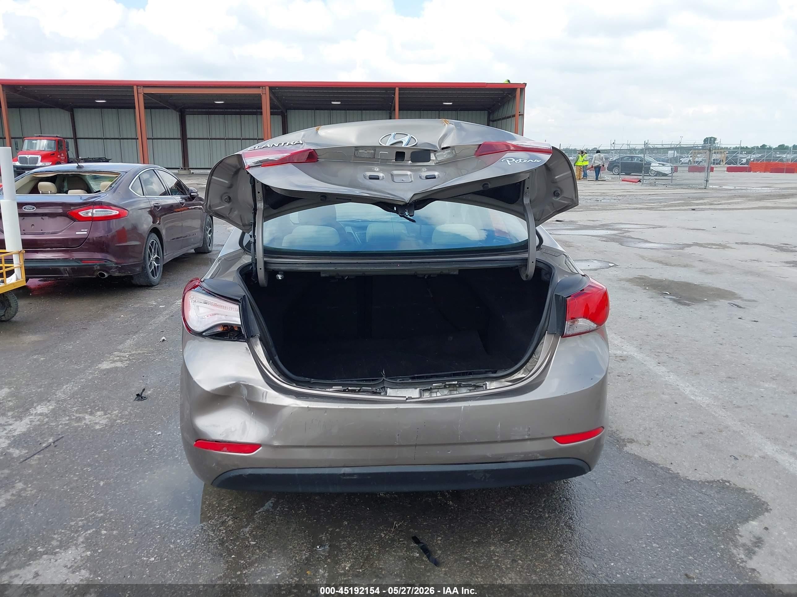 2015 Hyundai Elantra Se Beige vin: 5NPDH4AE7FH566339