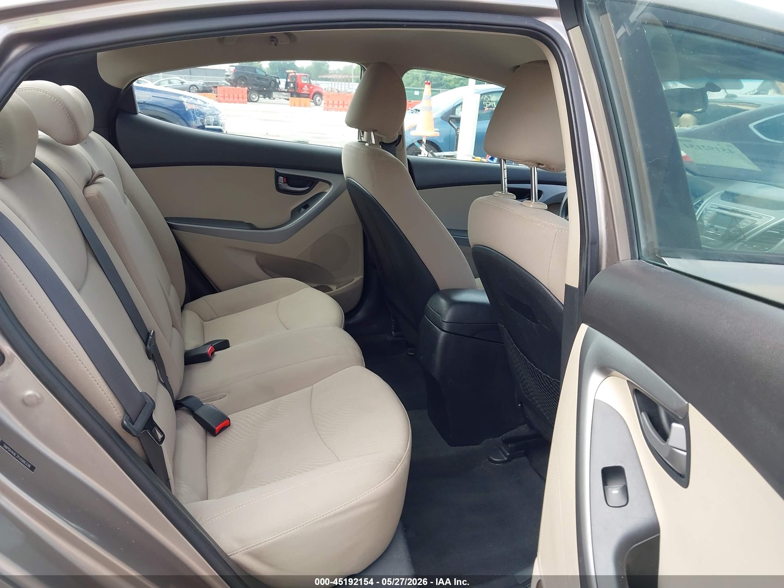 2015 Hyundai Elantra Se Beige vin: 5NPDH4AE7FH566339