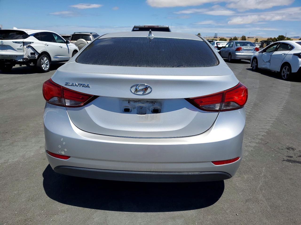 2015 Hyundai Elantra Se Серебряный vin: 5NPDH4AE7FH572304