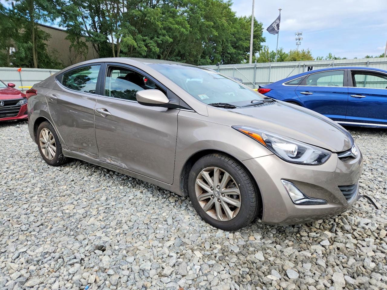 2015 Hyundai Elantra Se Brown vin: 5NPDH4AE7FH574036
