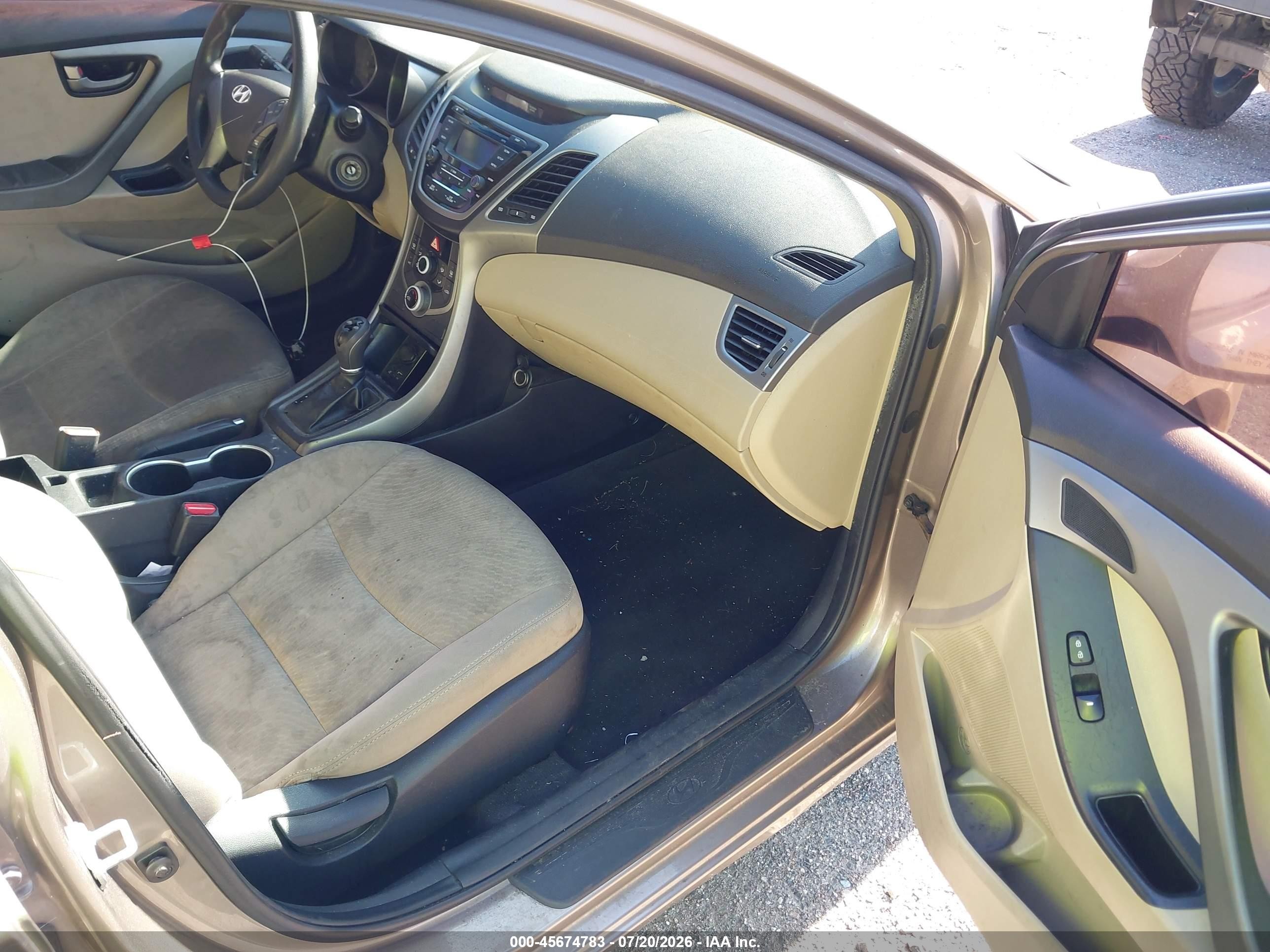 2015 Hyundai Elantra Se Brown vin: 5NPDH4AE7FH581987