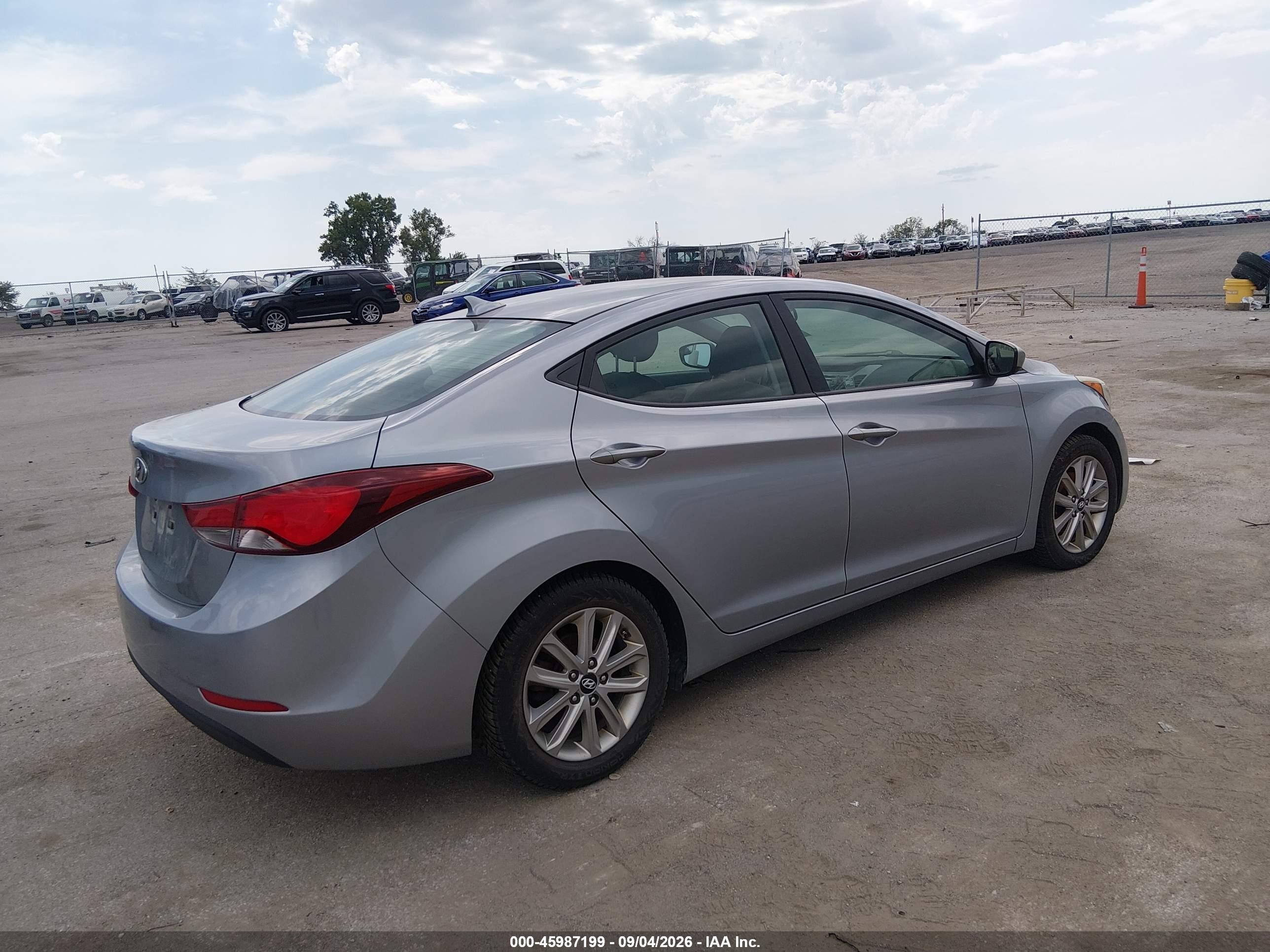 2015 Hyundai Elantra Se Серебряный vin: 5NPDH4AE7FH582878