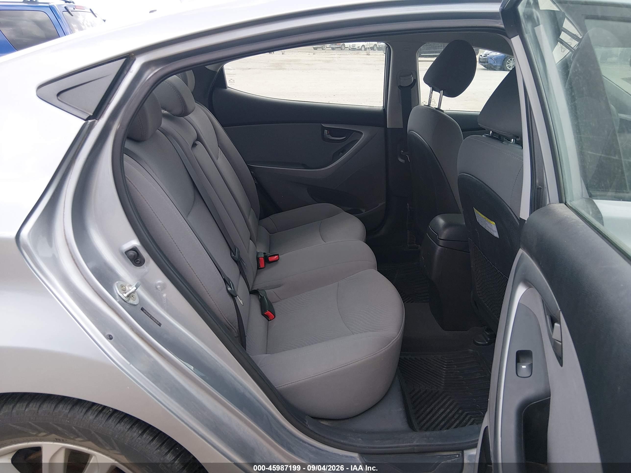 2015 Hyundai Elantra Se Серебряный vin: 5NPDH4AE7FH582878
