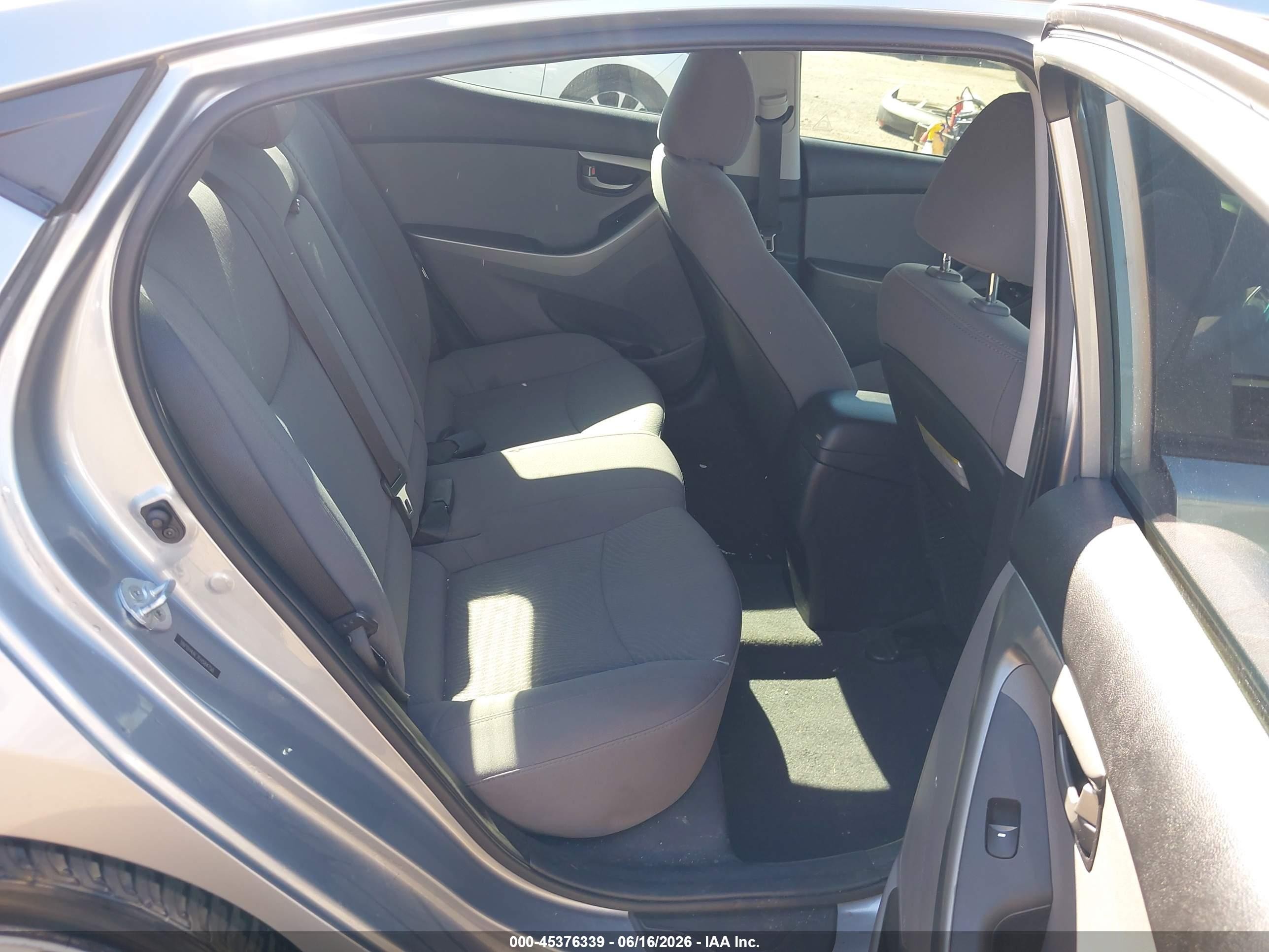 2015 Hyundai Elantra Se Gray vin: 5NPDH4AE7FH584758