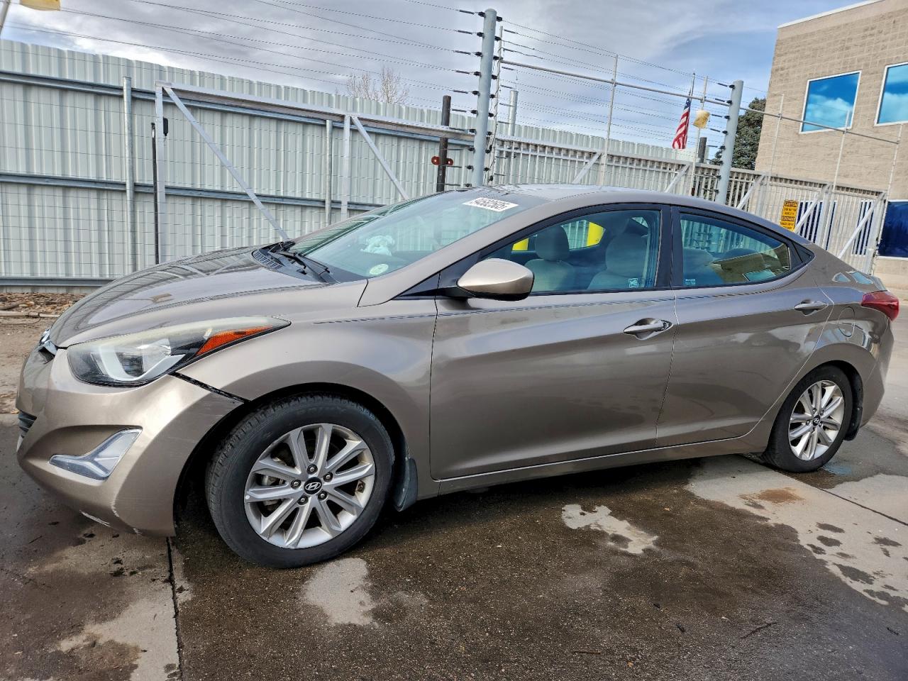 2015 Hyundai Elantra Se Brown vin: 5NPDH4AE7FH595632