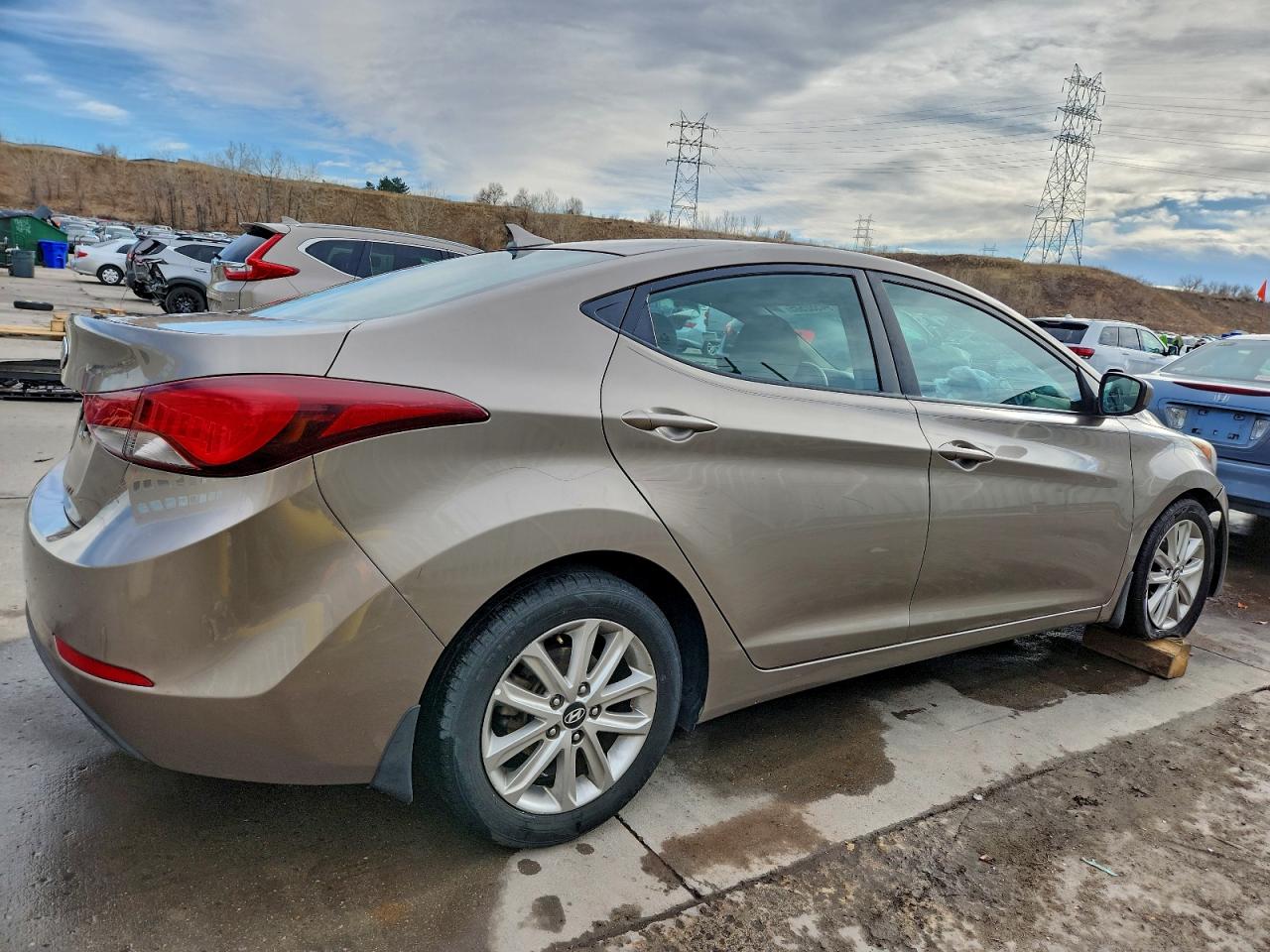 2015 Hyundai Elantra Se Brown vin: 5NPDH4AE7FH595632