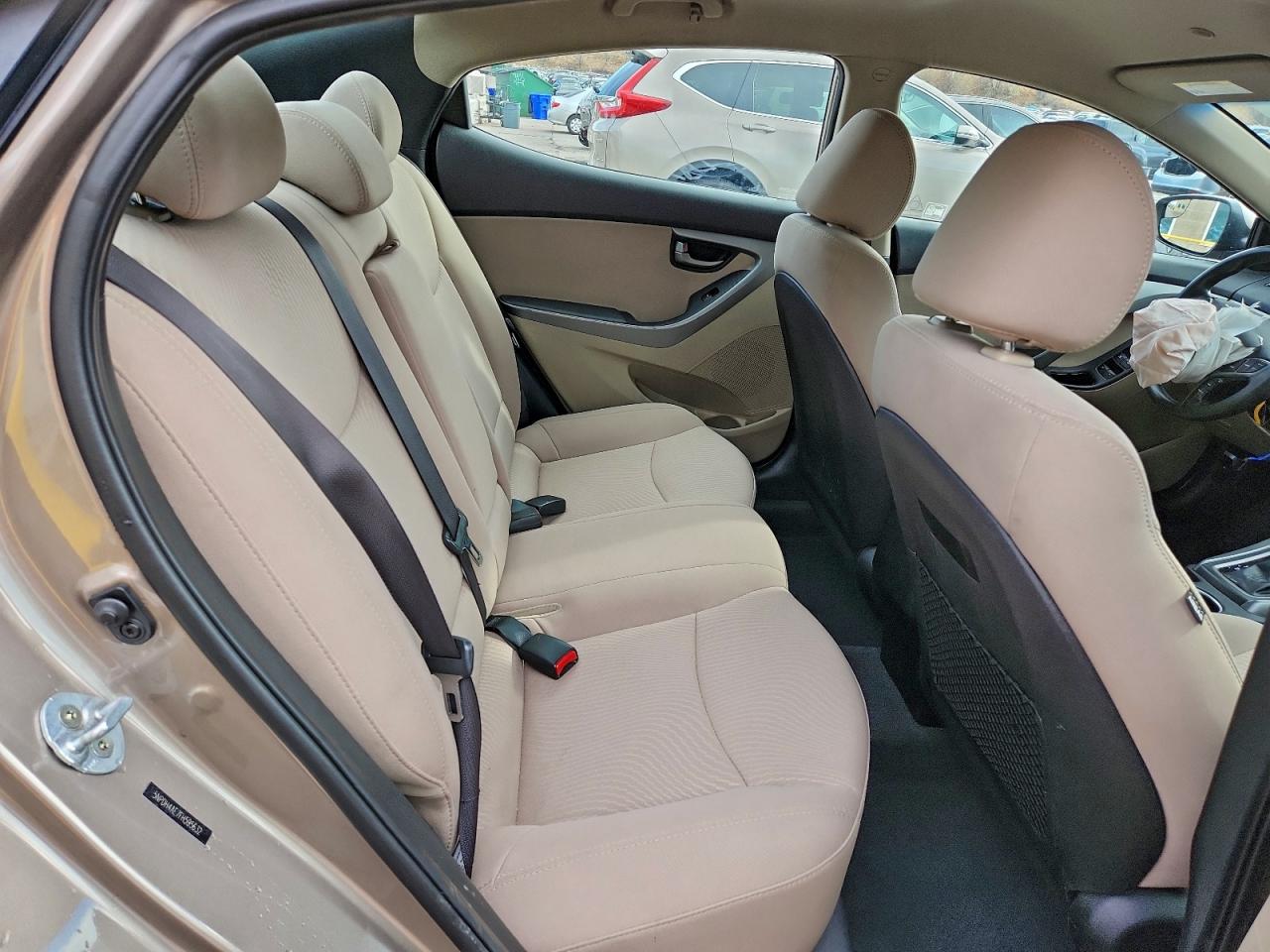 2015 Hyundai Elantra Se Brown vin: 5NPDH4AE7FH595632