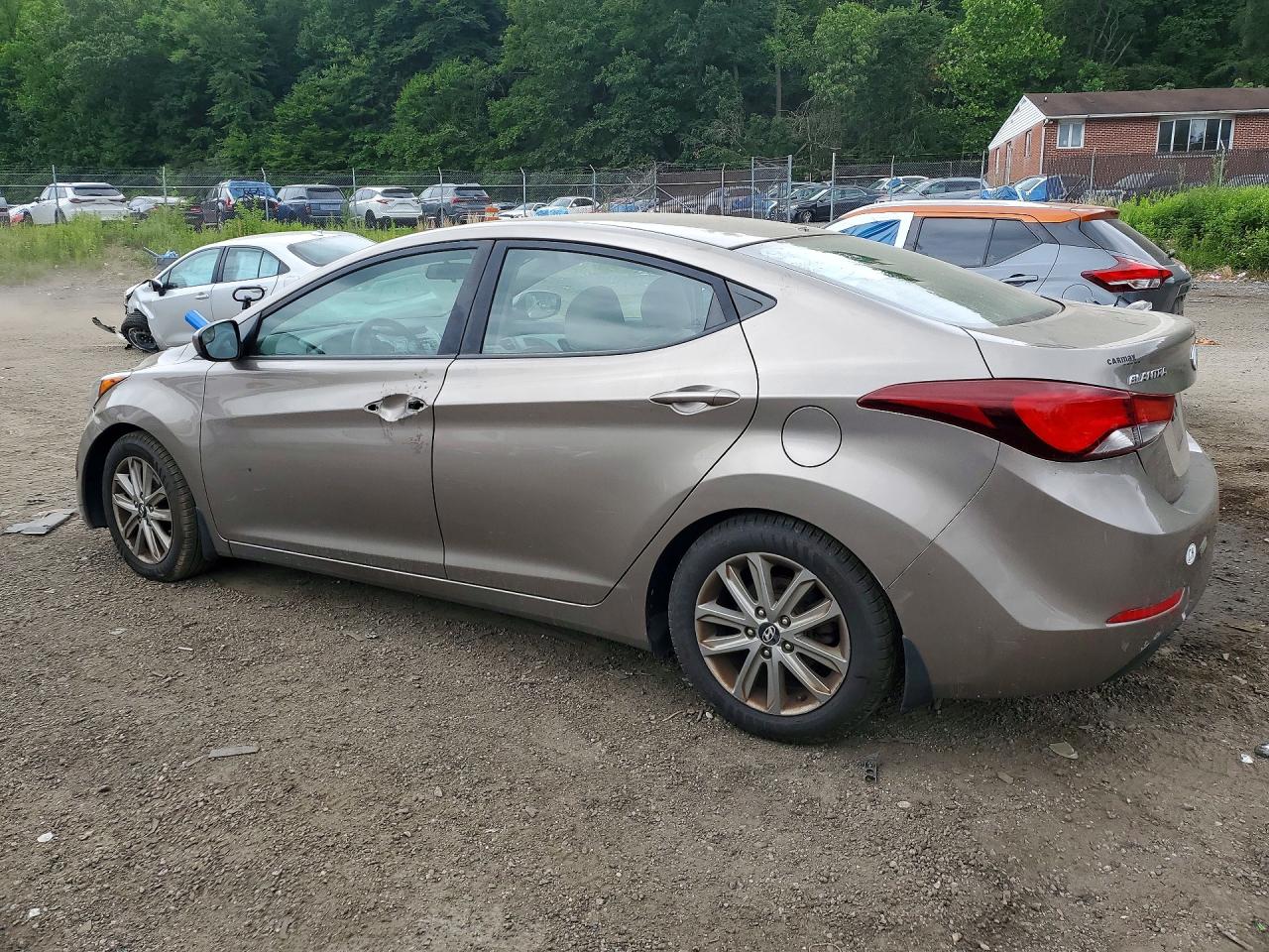 2015 Hyundai Elantra Se Brown vin: 5NPDH4AE7FH605494