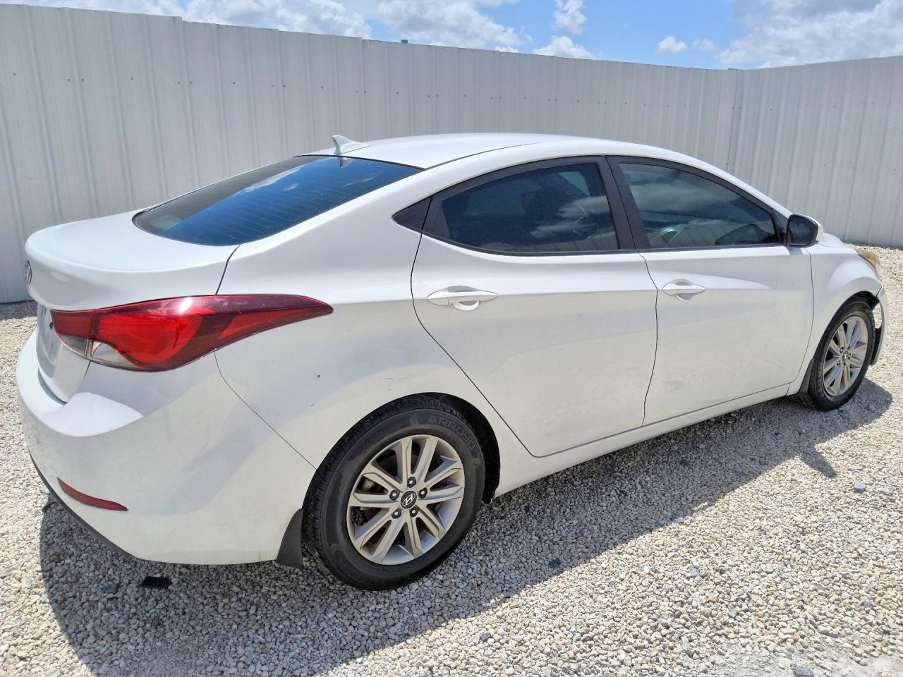 2015 Hyundai Elantra Se White vin: 5NPDH4AE7FH606855