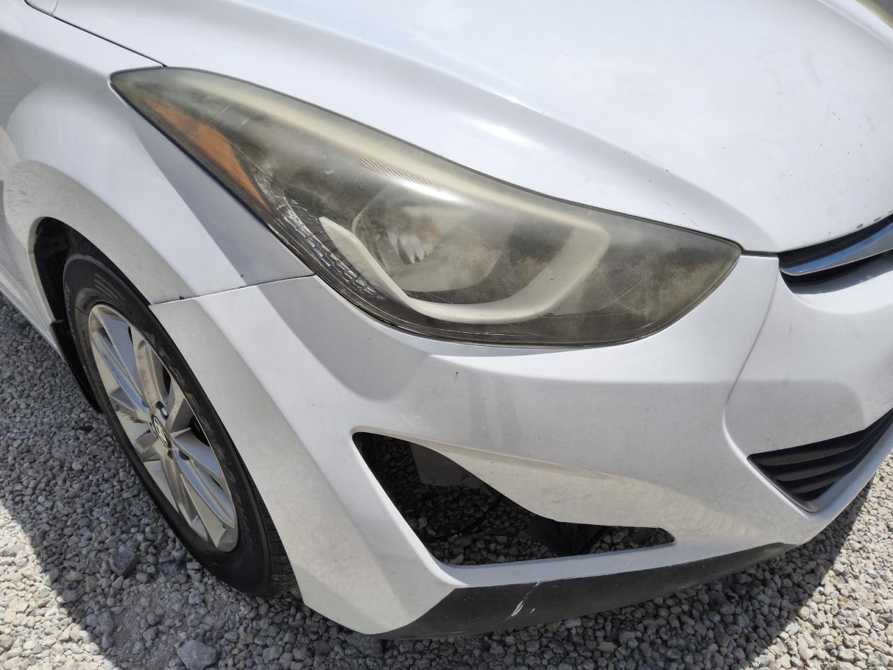 2015 Hyundai Elantra Se White vin: 5NPDH4AE7FH606855 Damage: Right Head Lamp, Faded, Repair Required