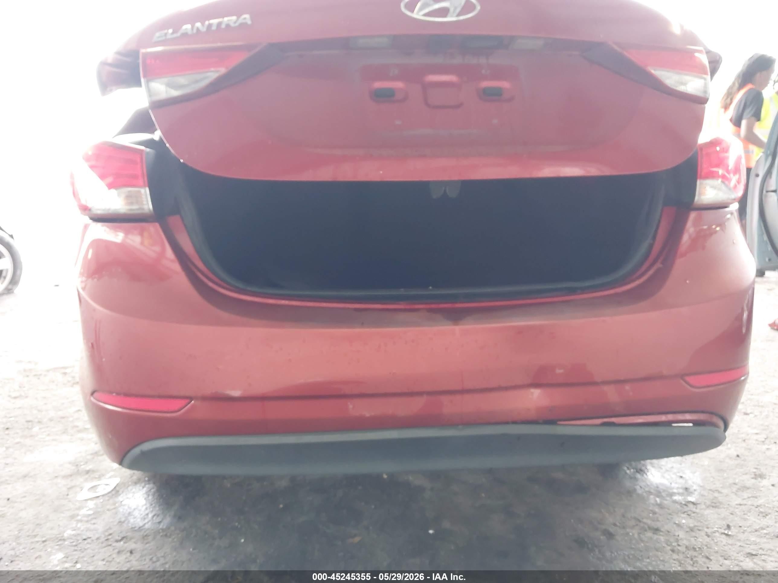 2015 Hyundai Elantra Se Burgundy vin: 5NPDH4AE7FH623932