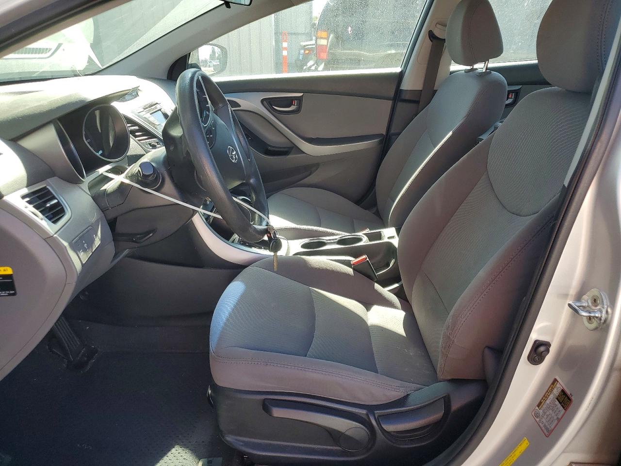 2015 Hyundai Elantra Se Серебряный vin: 5NPDH4AE7FH646384