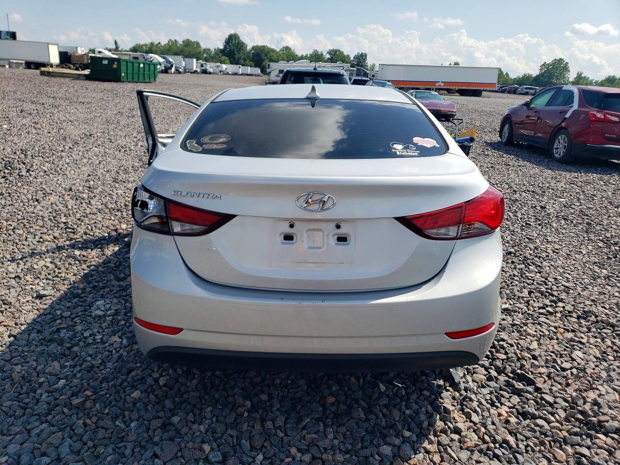2015 Hyundai Elantra Se Серебряный vin: 5NPDH4AE7FH646398