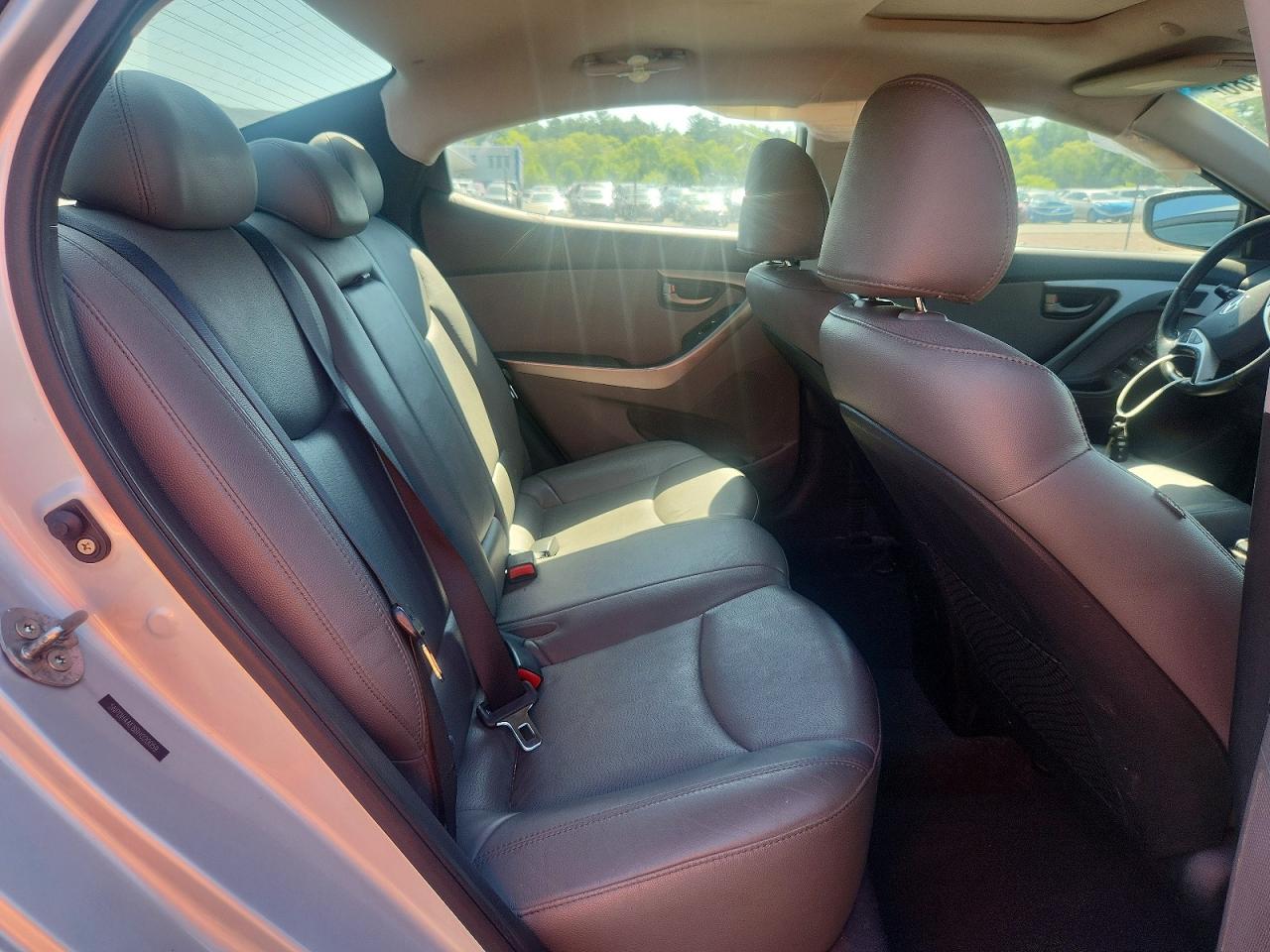 2011 Hyundai Elantra Limited Silver vin: 5NPDH4AE8BH020059