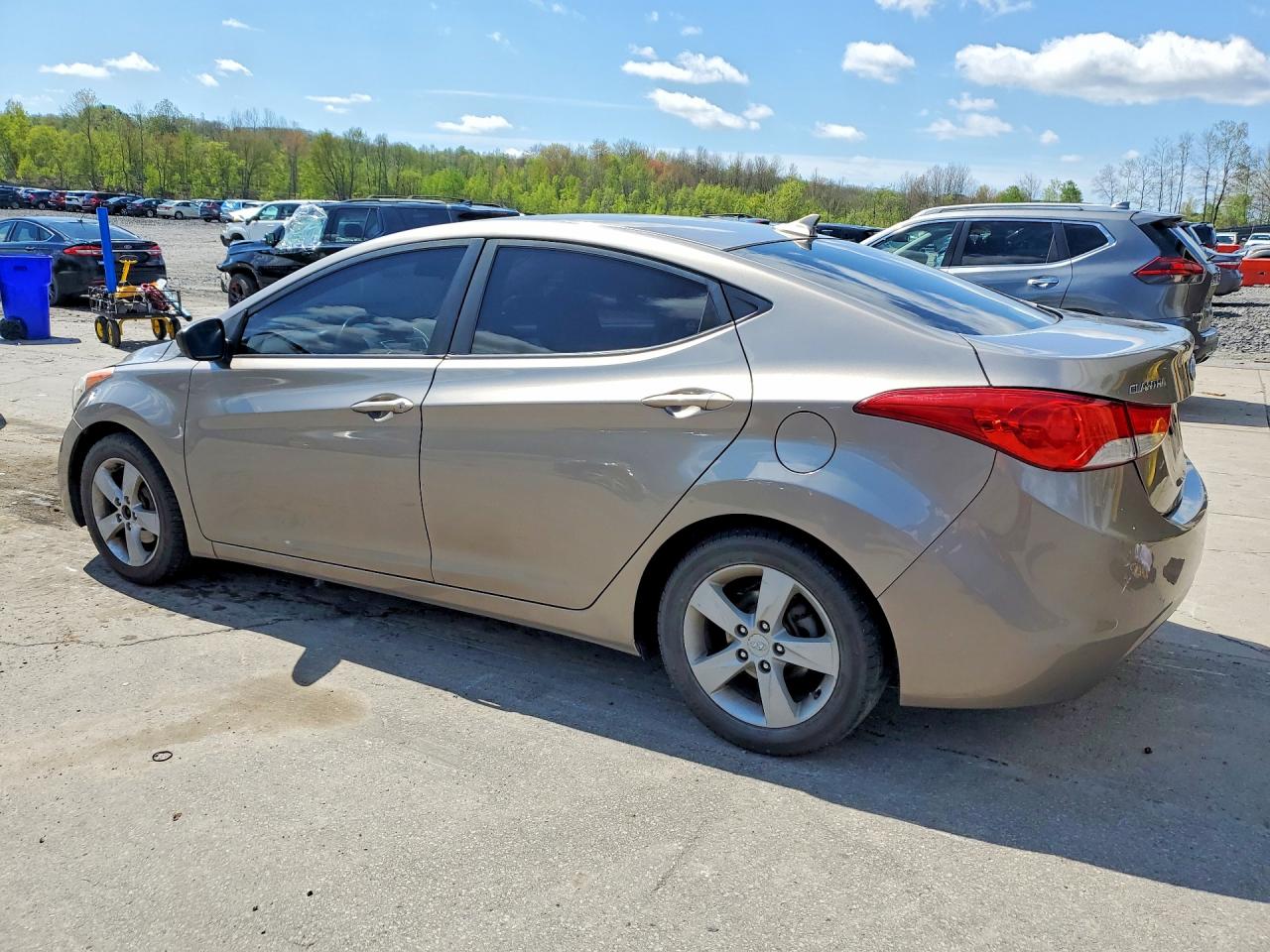 2011 Hyundai Elantra Gls Gold vin: 5NPDH4AE8BH021390