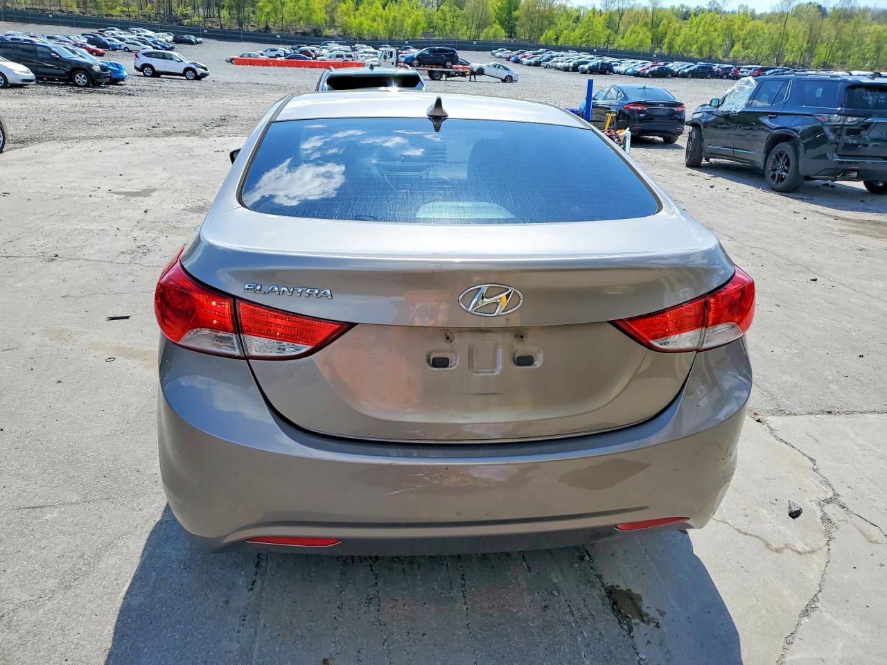 2011 Hyundai Elantra Gls Gold vin: 5NPDH4AE8BH021390